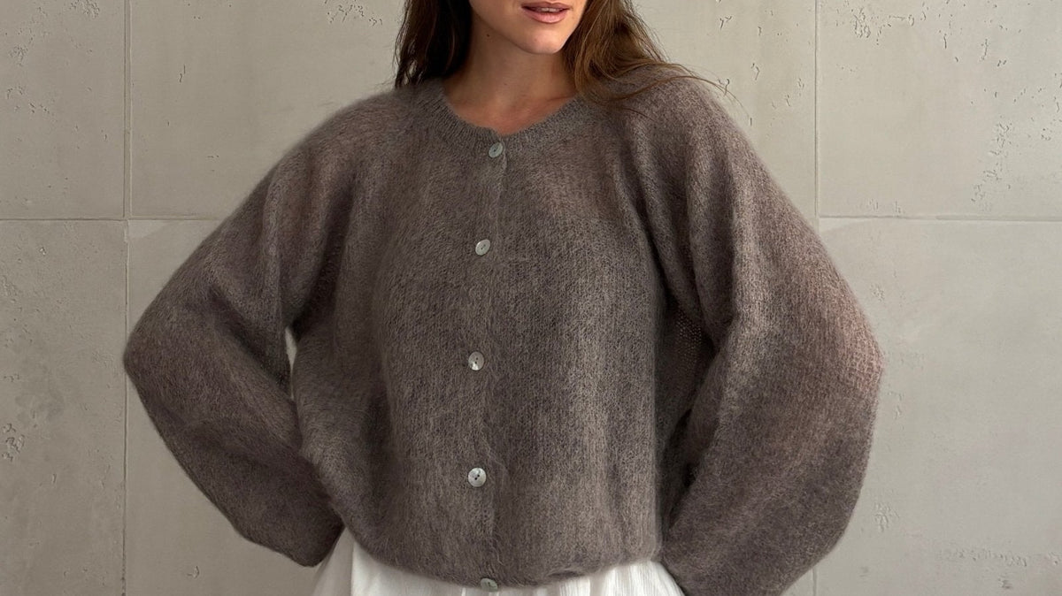 Strickjacke mit 80 % Mohair in Taupe – Mohair oder Kaschmir