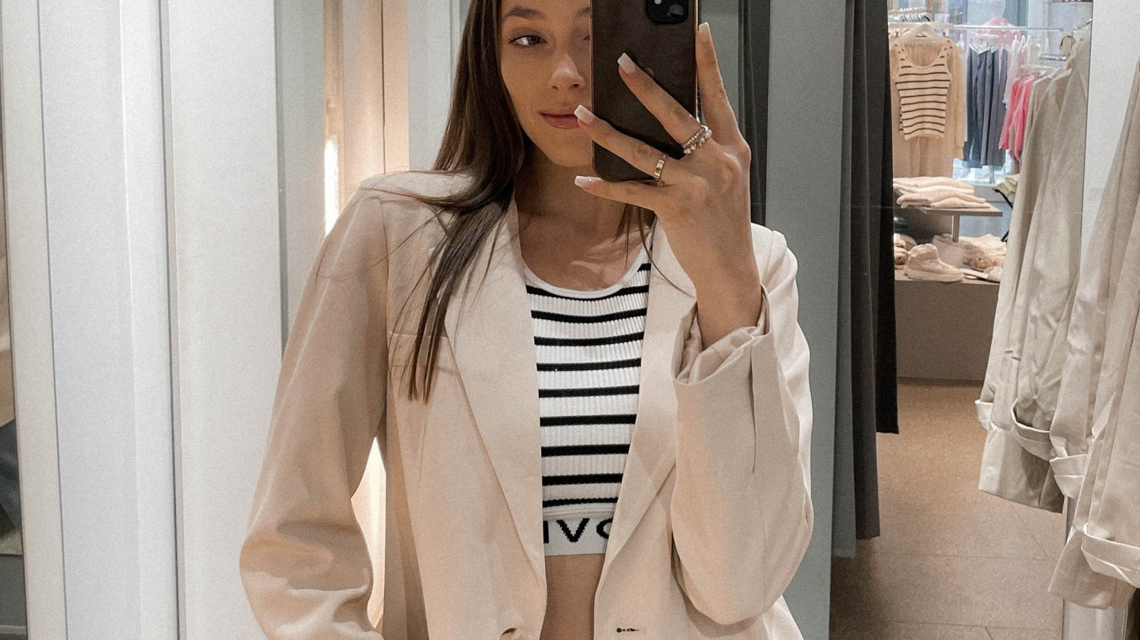 Die 5 Besten Looks mit einem schwarz weiß gestreiften Crop Top - Switch-Fashion