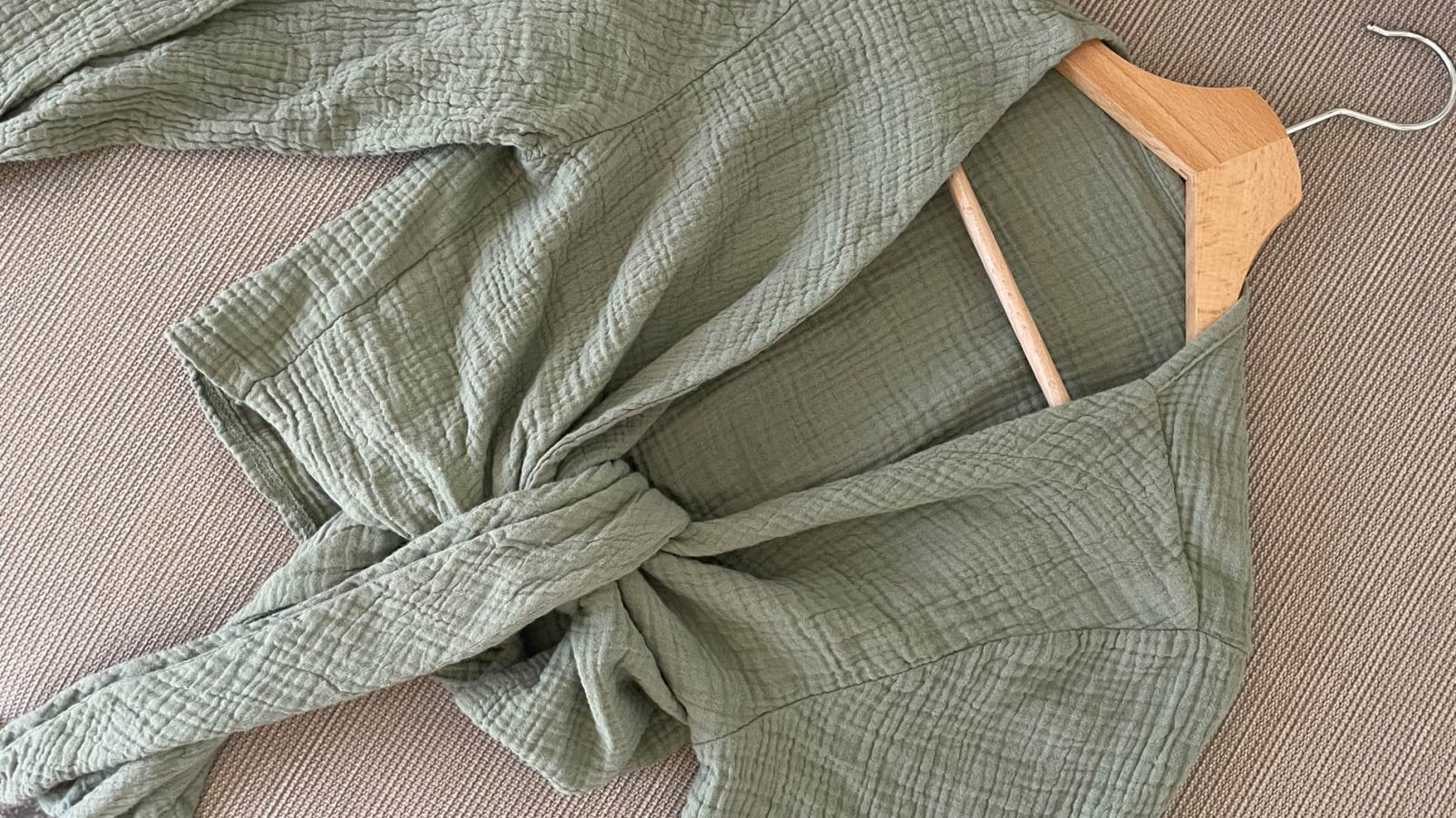 Warum wir den Stoff Musselin so lieben: Alles über unsere Musselinblusen, Musselinhosen und Musselinsets erfährst du hier! - Switch-Fashion