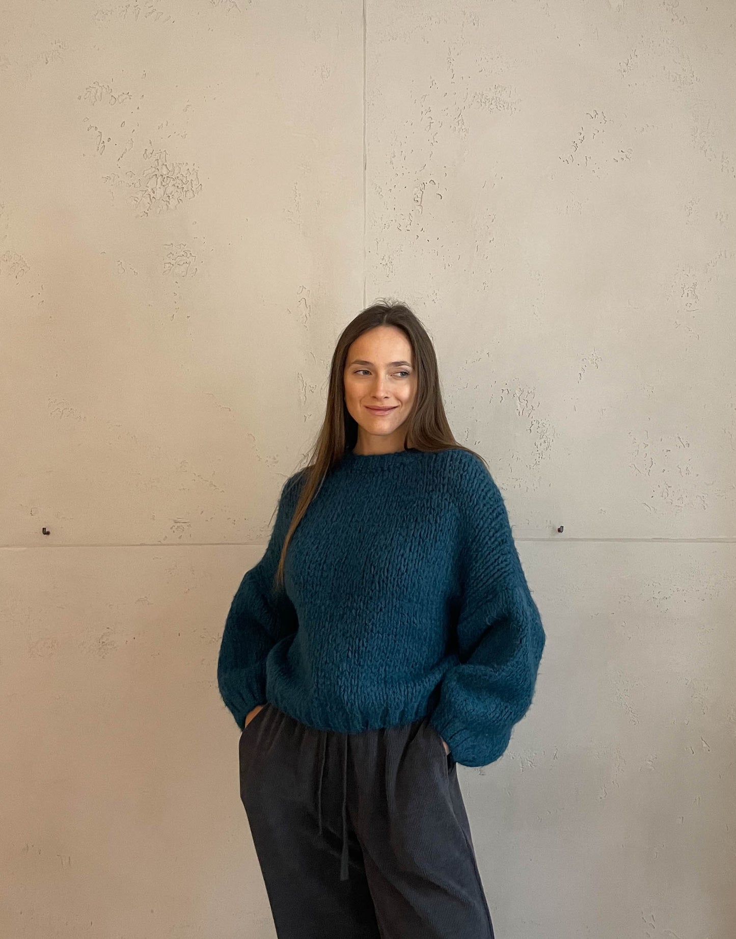 Kurzer Grobstrickpullover