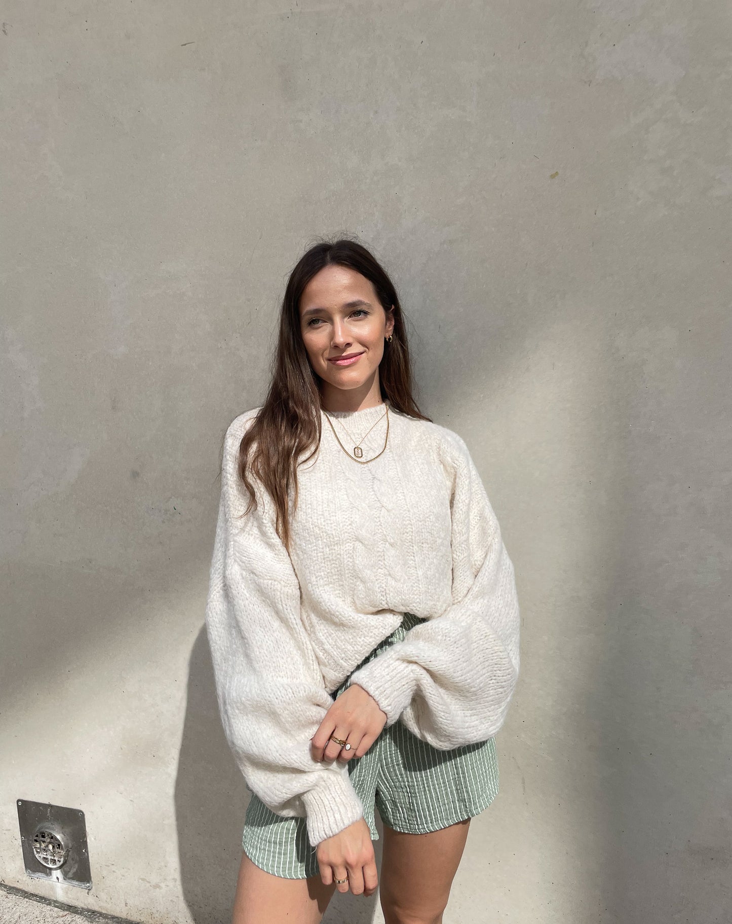 Pullover mit Zopfmuster in beige
