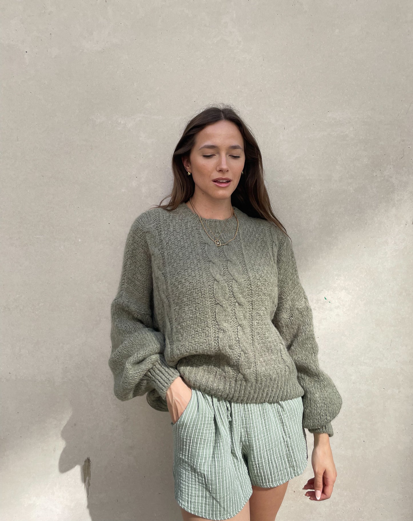 Pullover mit Zopfmuster in oliv