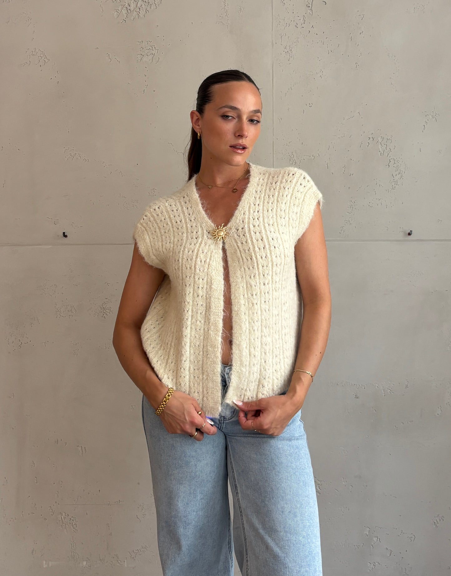 Pullunder mit Abnehmbarer Brosche