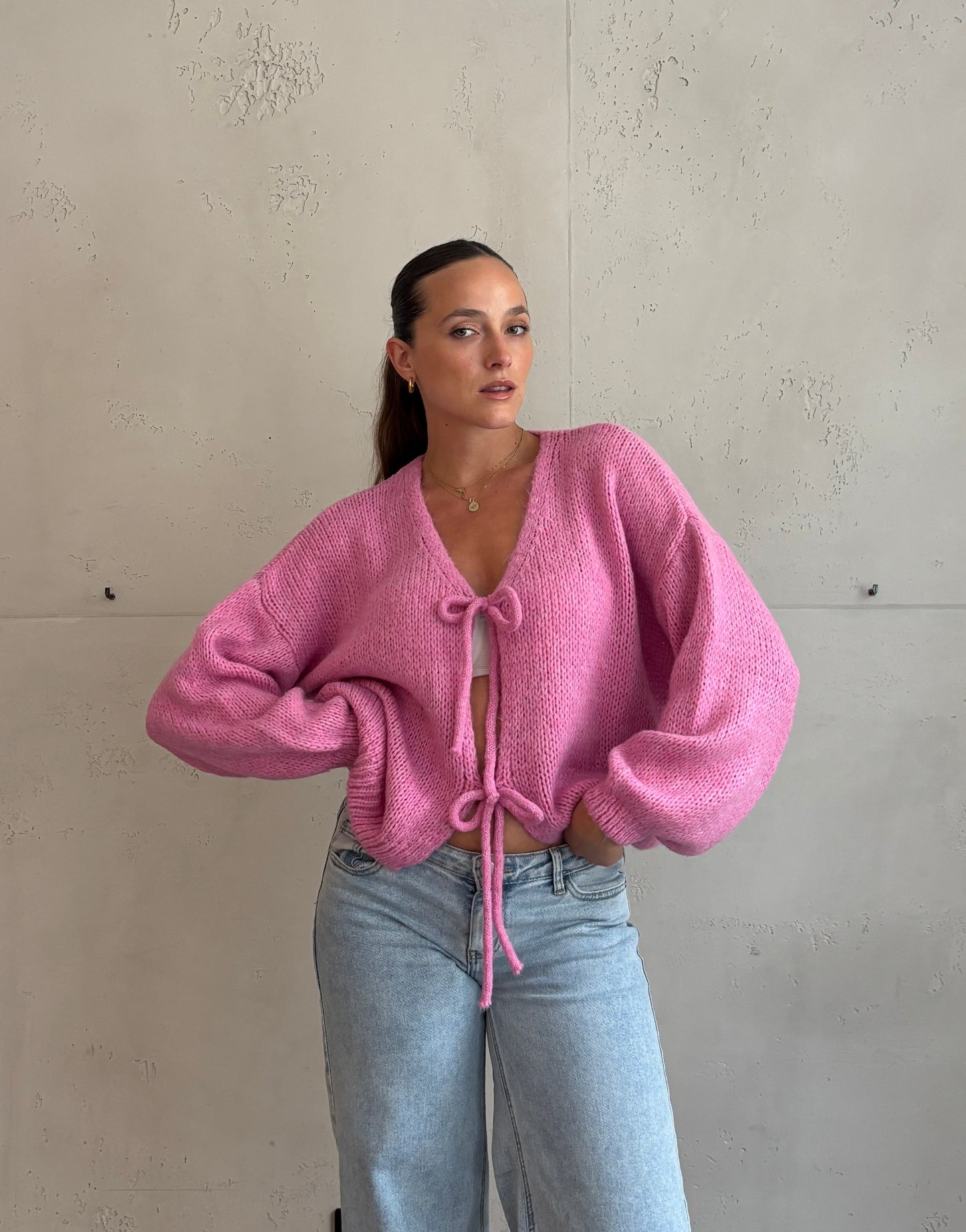 Weicher Schleifen-Pullover