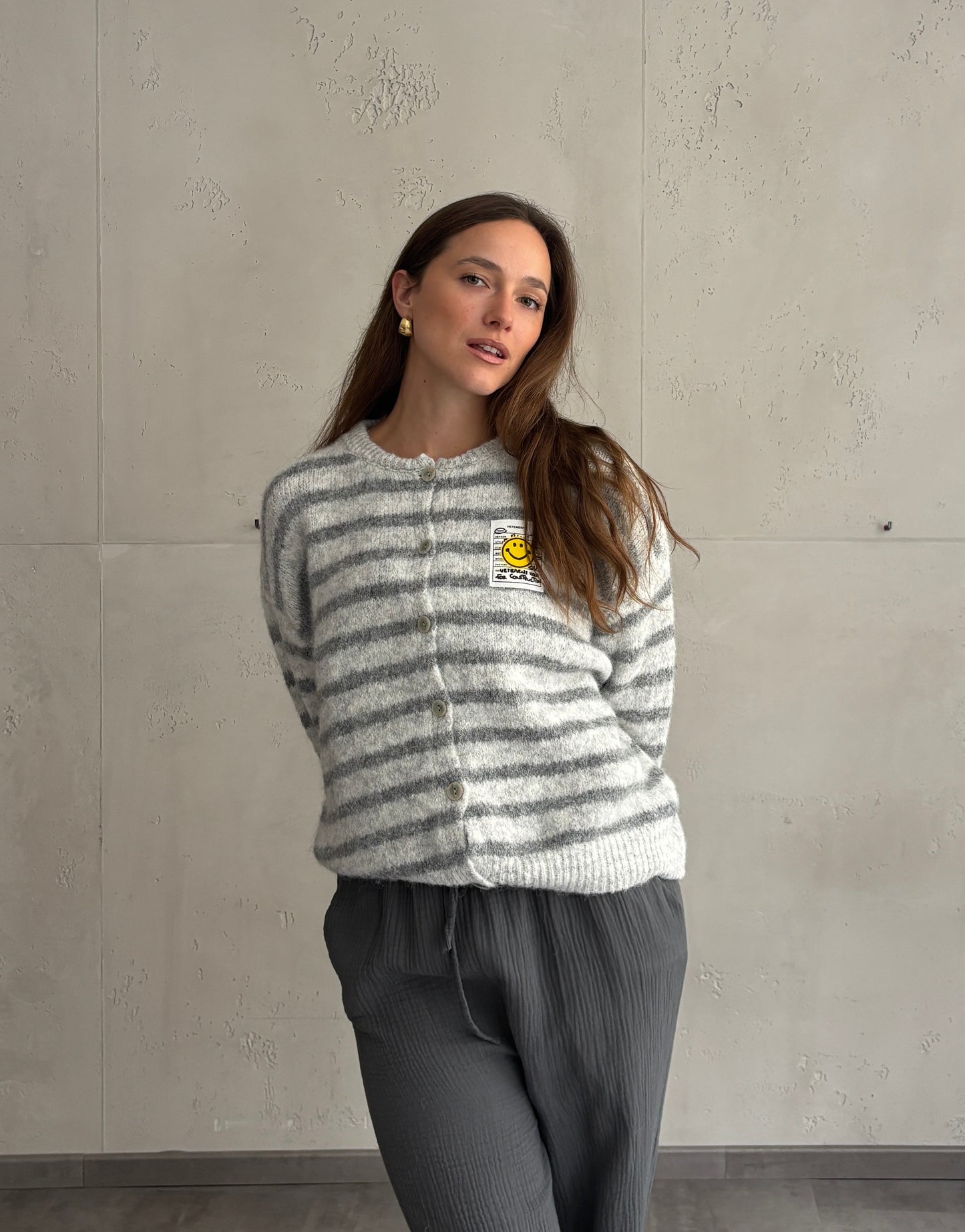 Smiley Patch Strickjacke gestreift