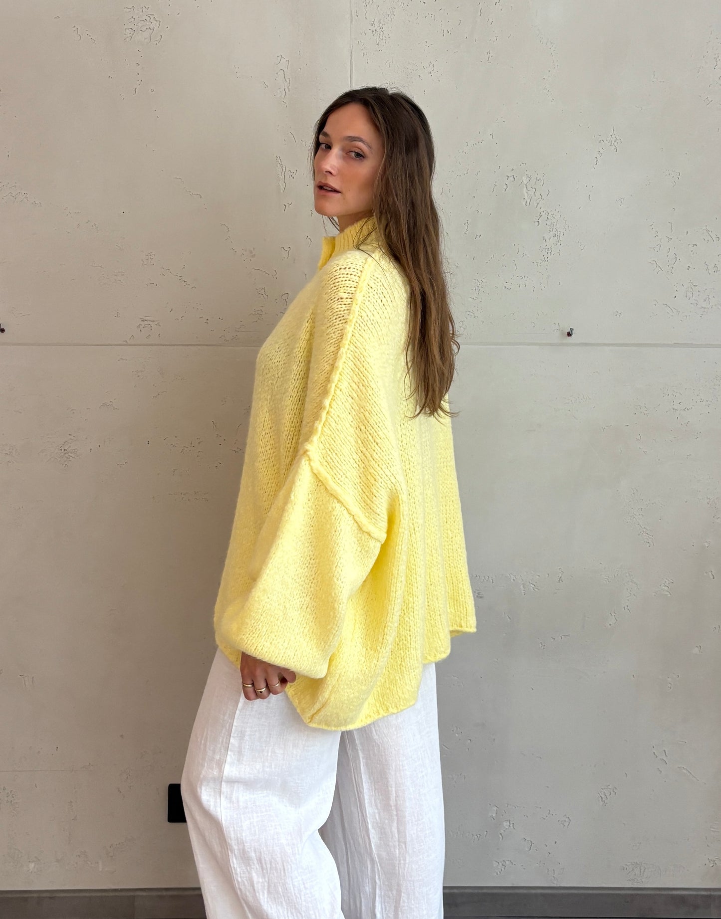Oversize Strickjacke mit Knöpfen