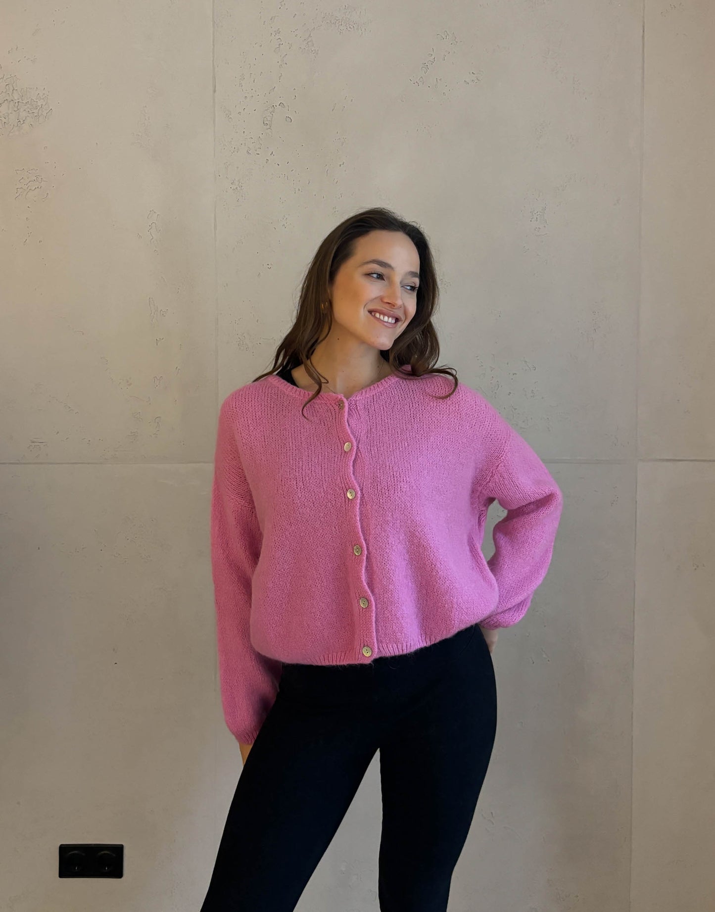 Kurze Mohair Strickjacke mit Rundhals