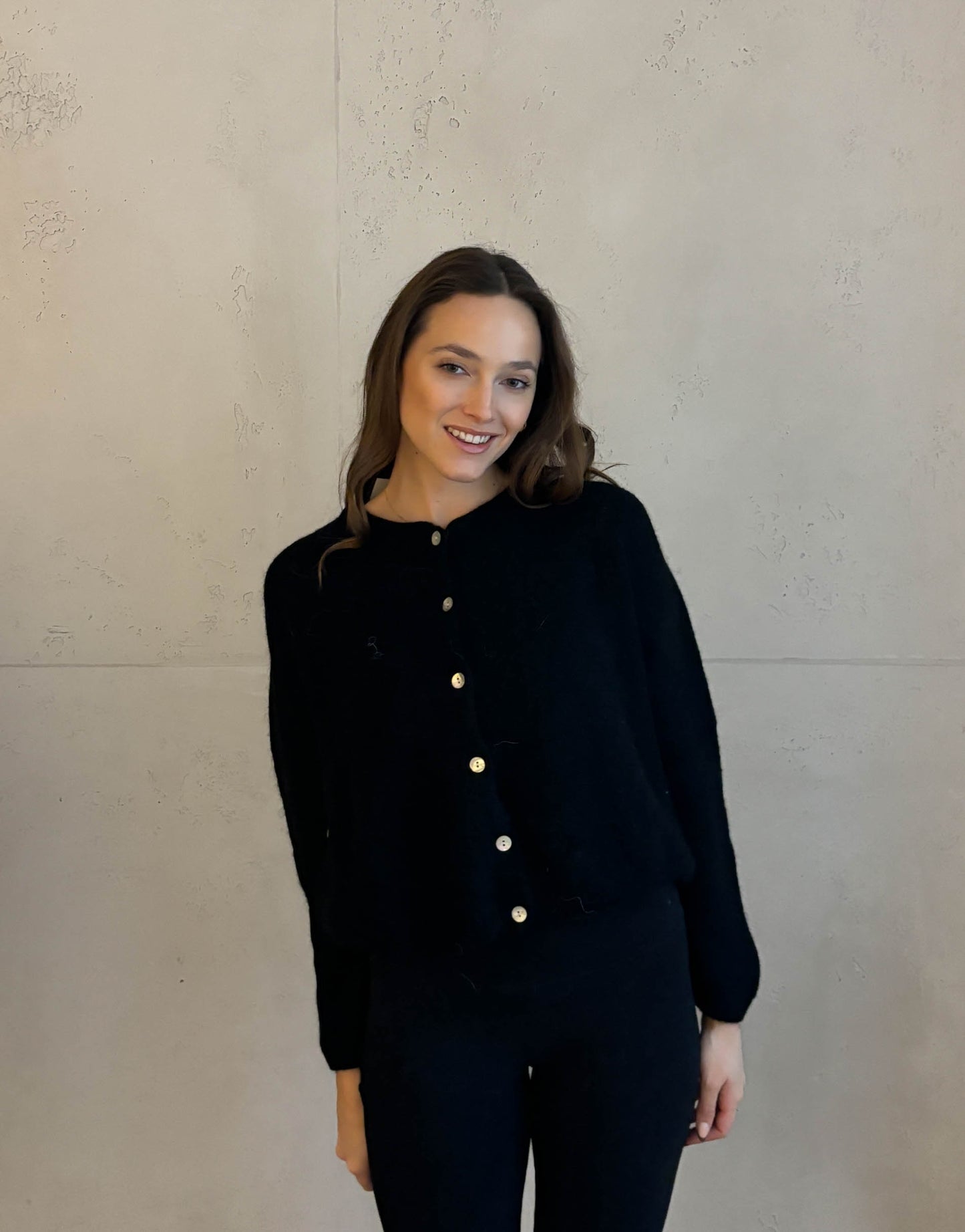 Kurze Mohair Strickjacke mit Rundhals