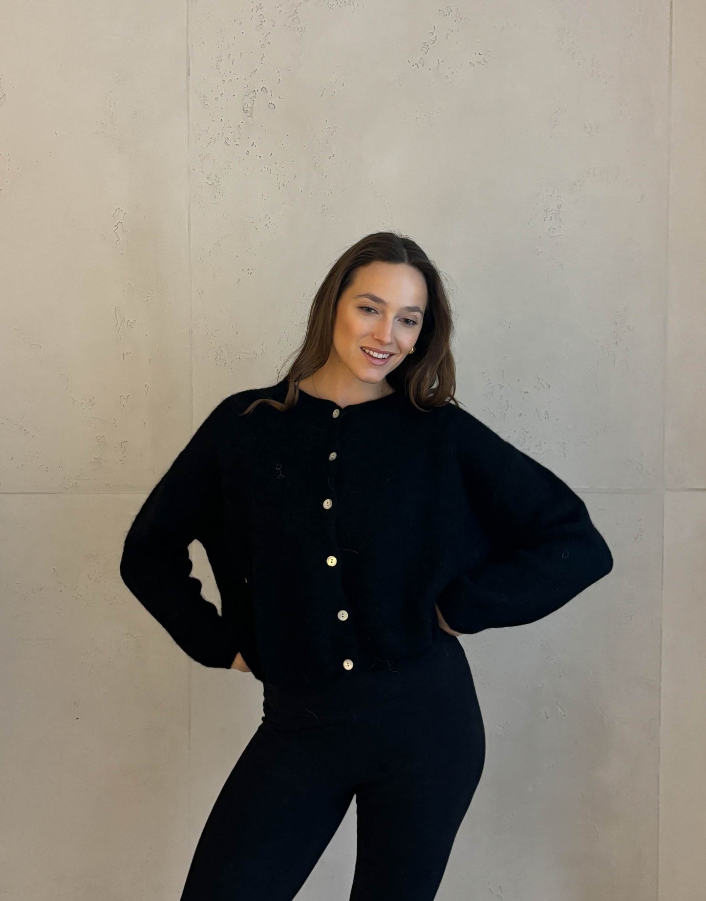 Kurze Mohair Strickjacke mit Rundhals
