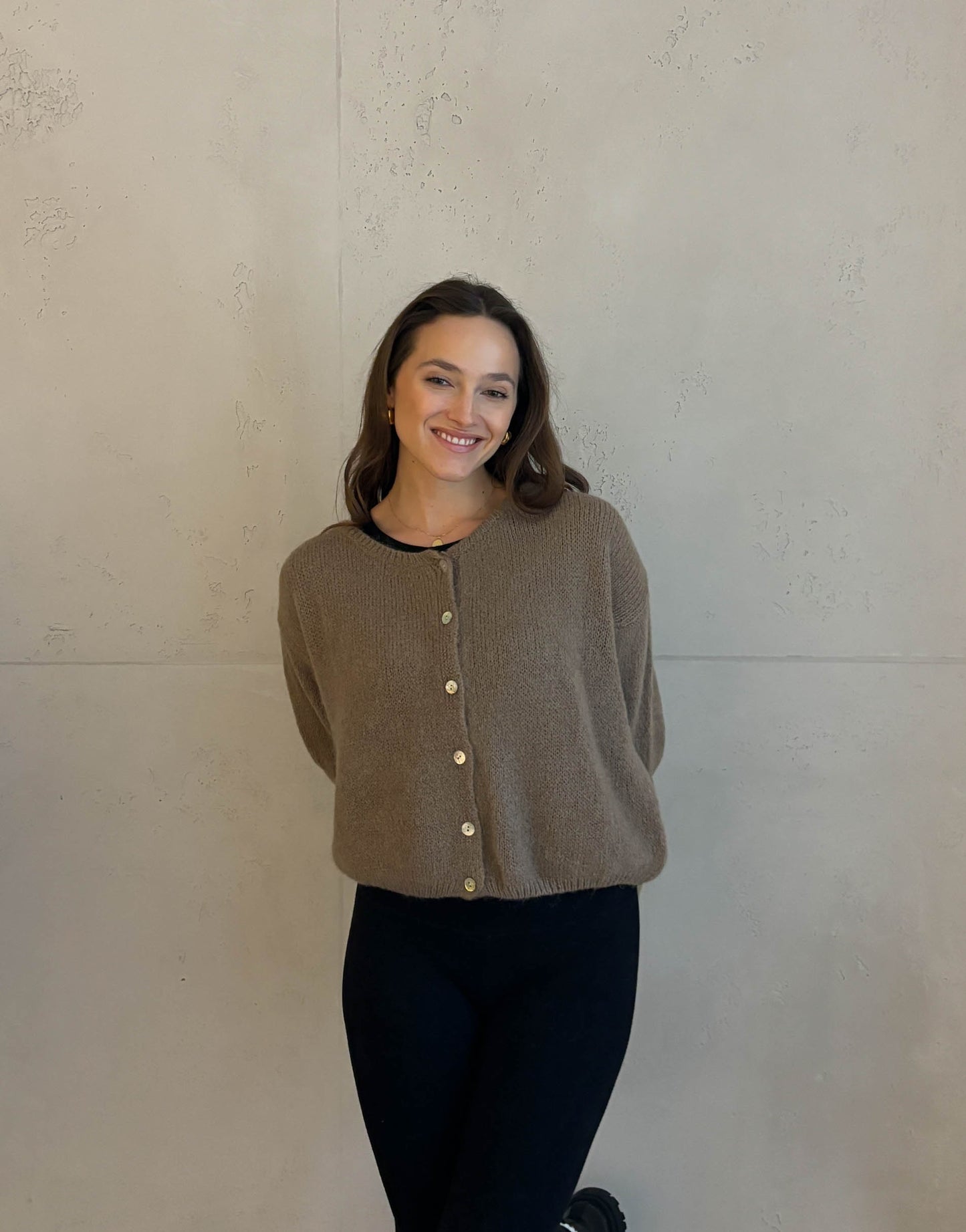 Kurze Mohair Strickjacke mit Rundhals