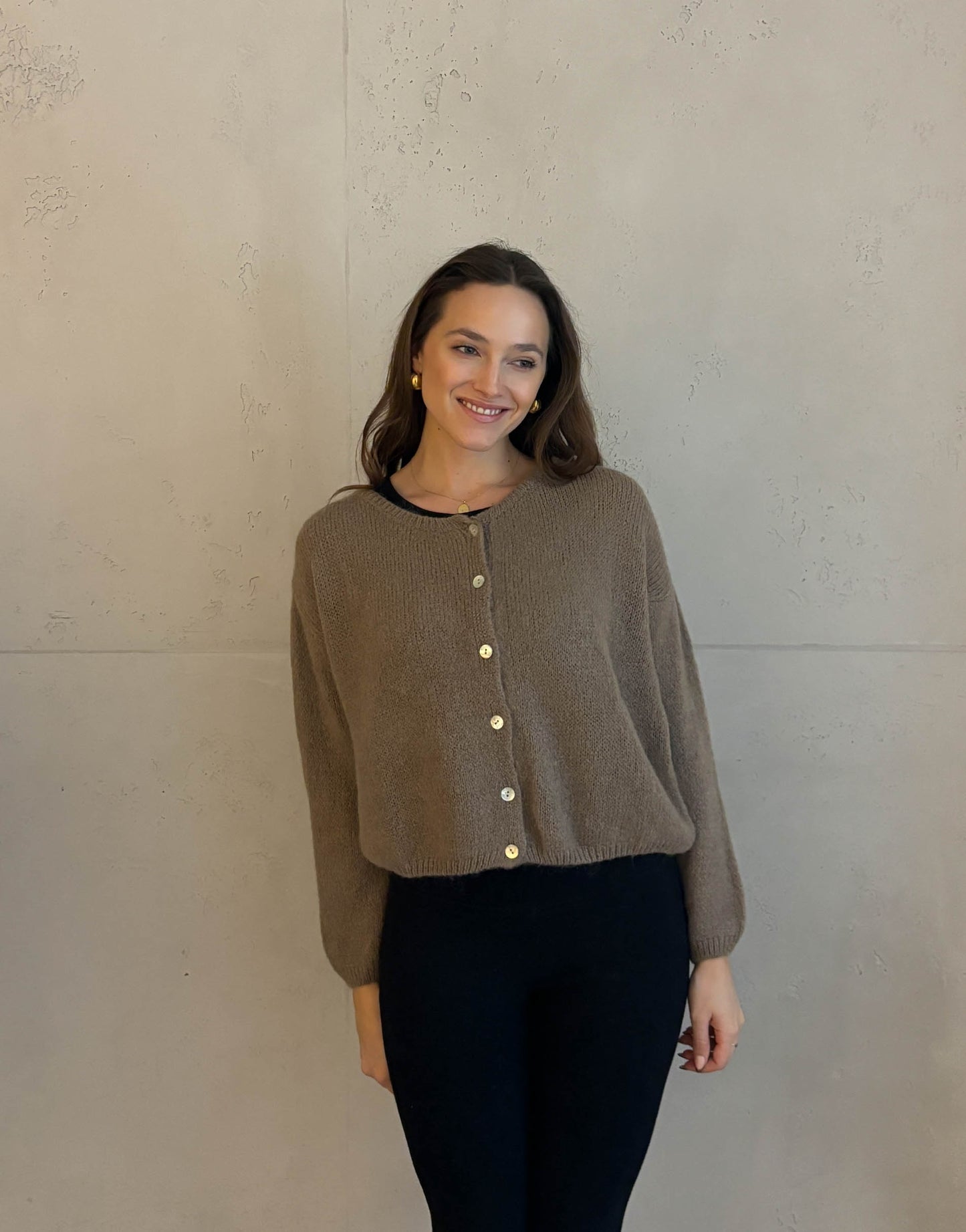 Kurze Mohair Strickjacke mit Rundhals