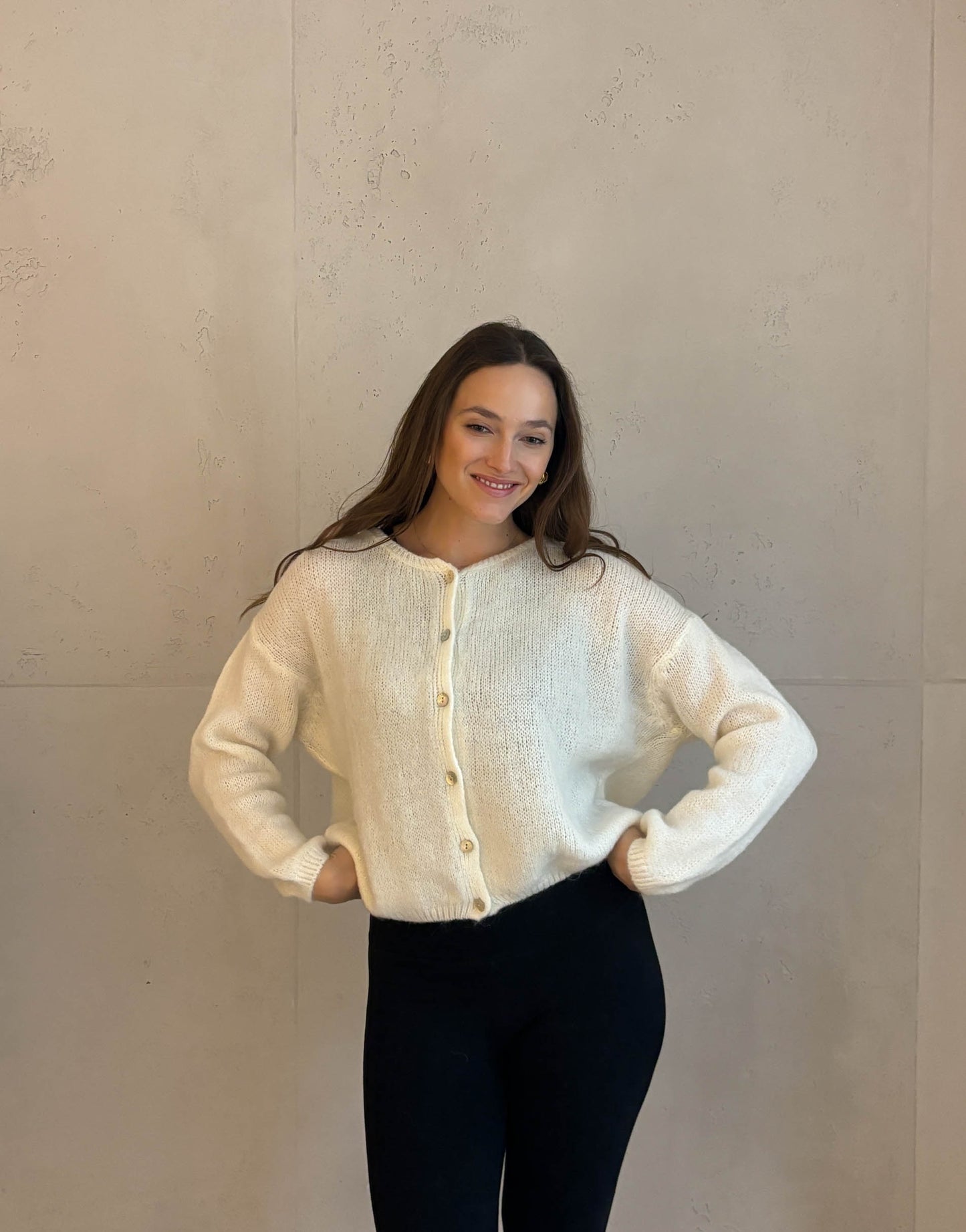 Kurze Mohair Strickjacke mit Rundhals