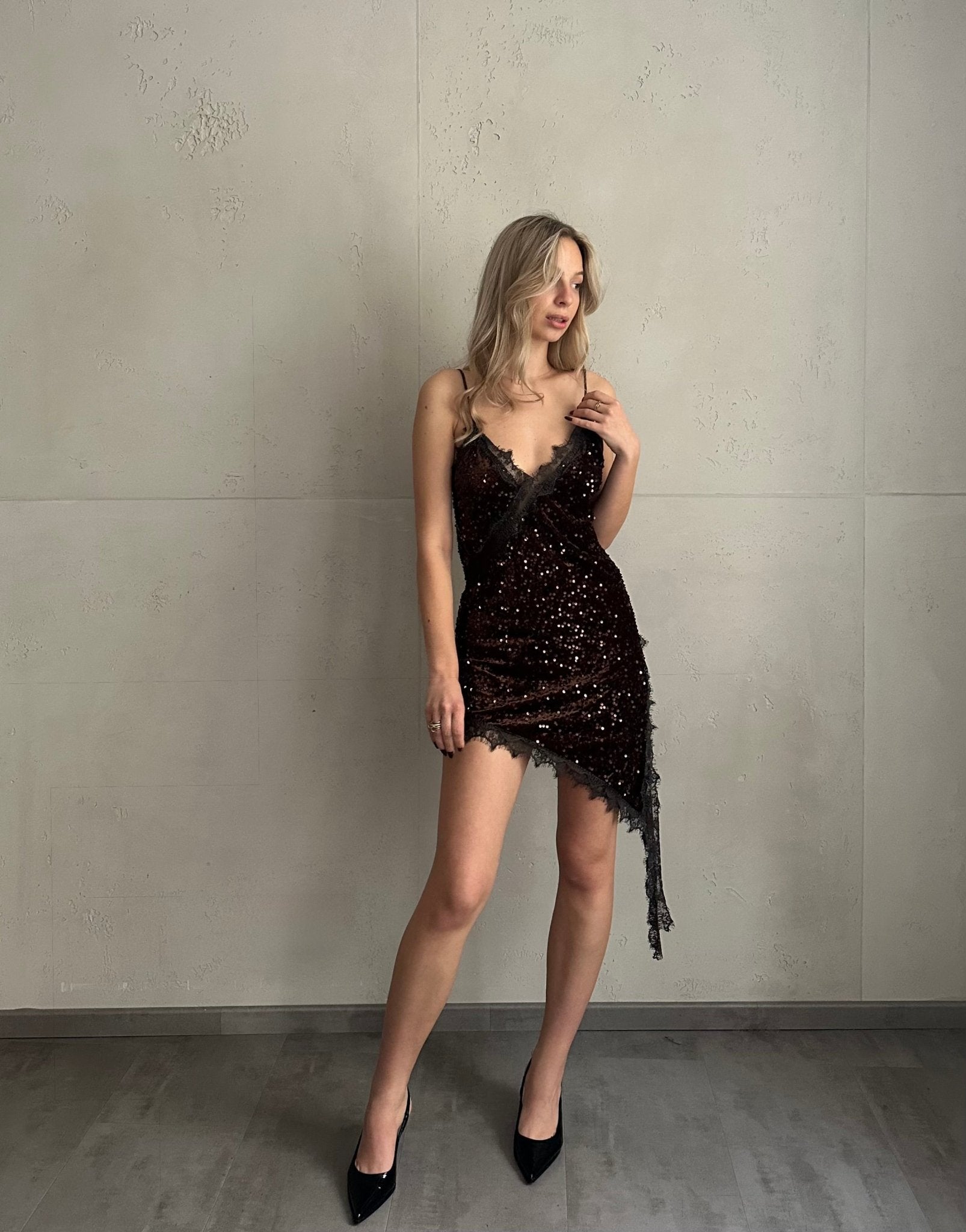 Asymmetrisches Pailletten - Spitzenkleid - Switch - Fashion