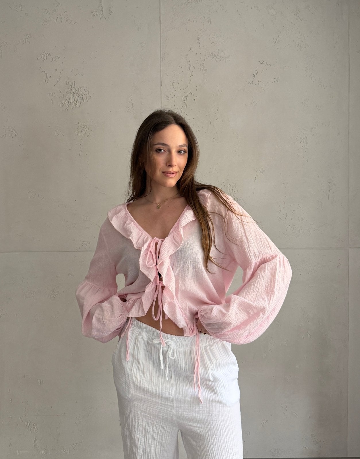 Baumwoll Rüschenbluse mit Ärmeln zum Binden – Bestseller in Weiß,Gelb, Beige und Pink - Switch - Fashion