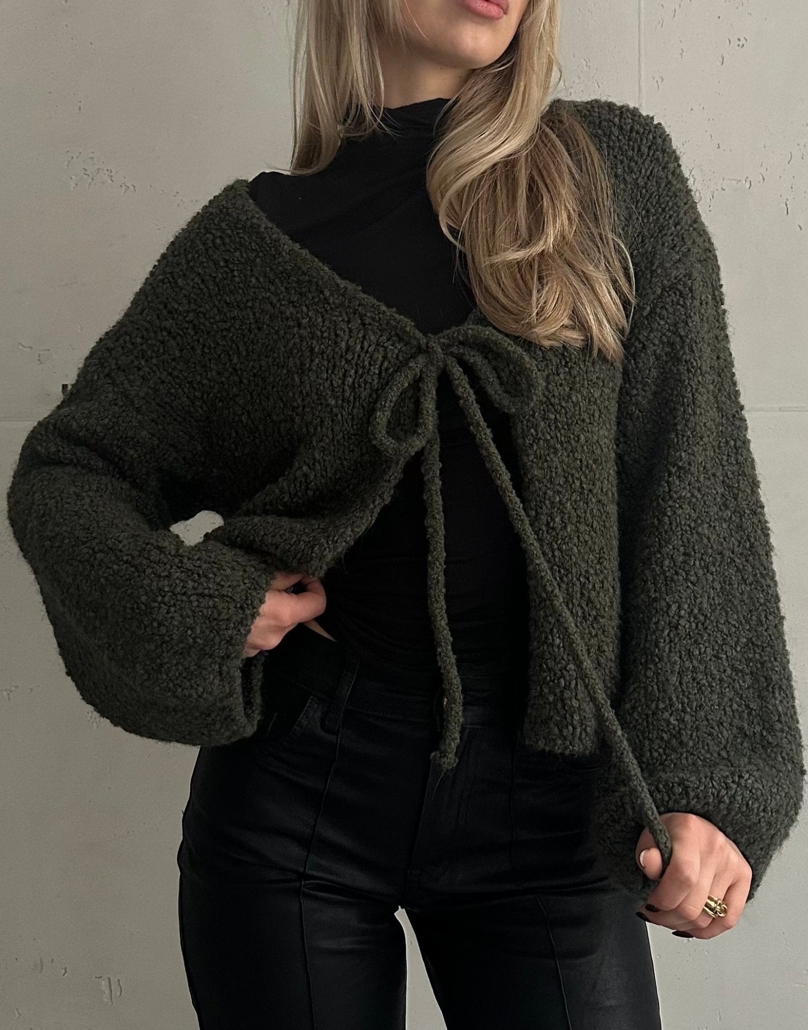 Bouclé Strickjacke mit Schleife - Switch - Fashion