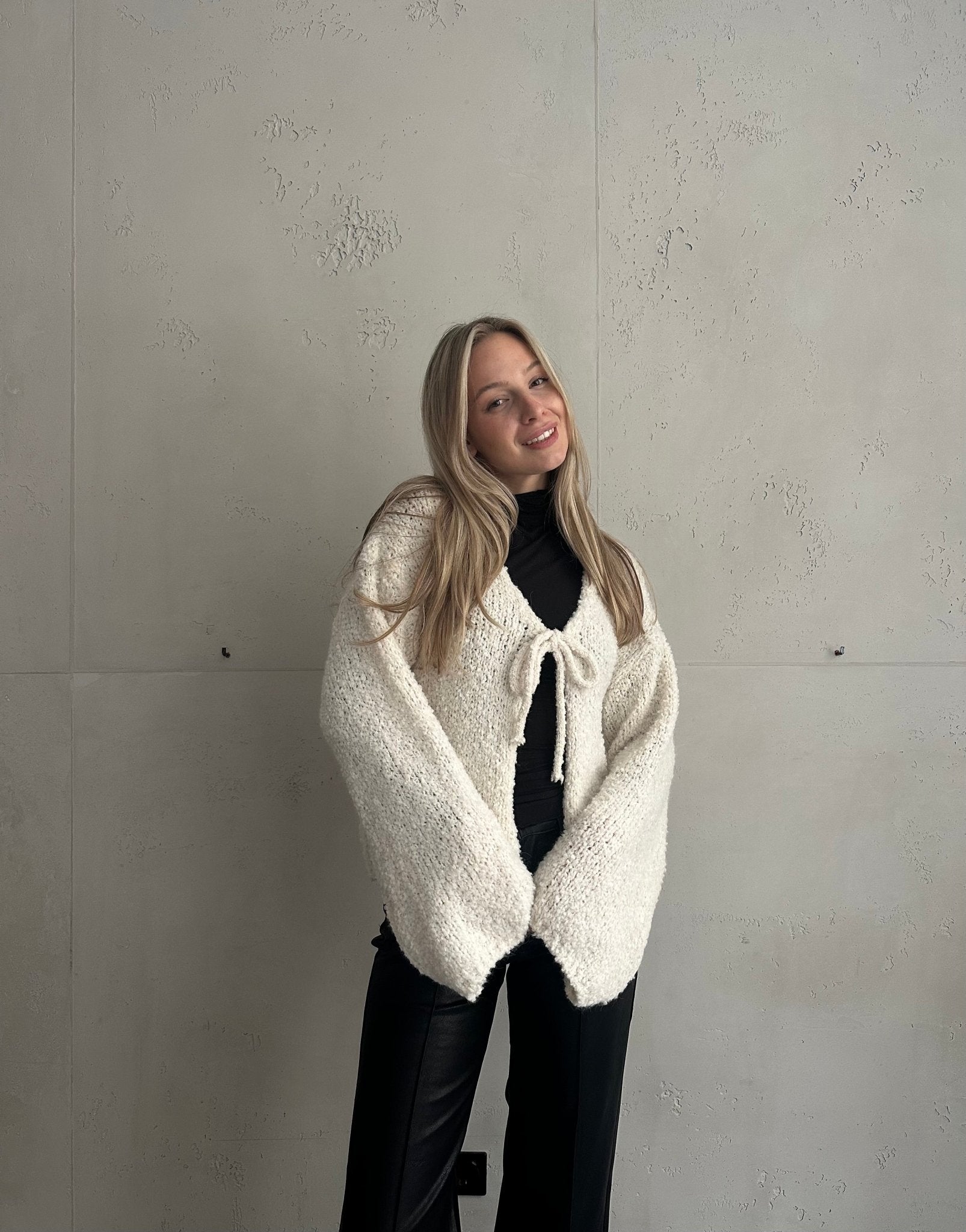 Bouclé Strickjacke mit Schleife - Switch - Fashion