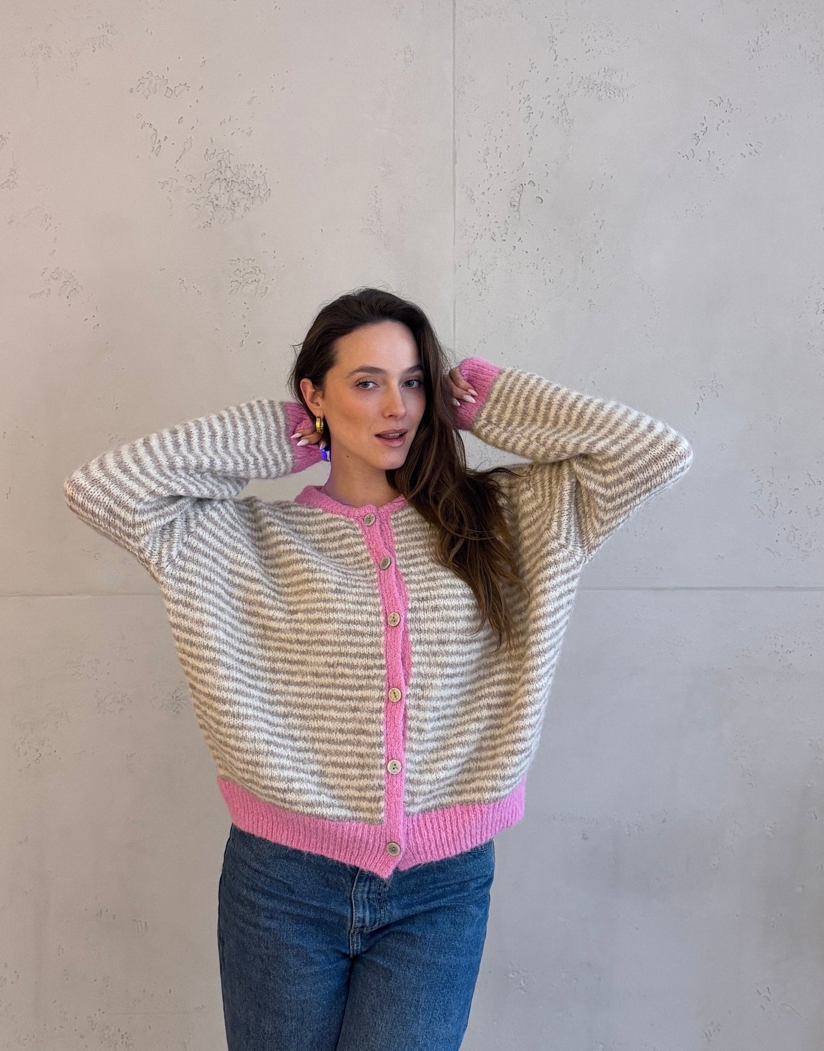 Feingestreifte Strickjacke mit Knöpfen - Switch - Fashion