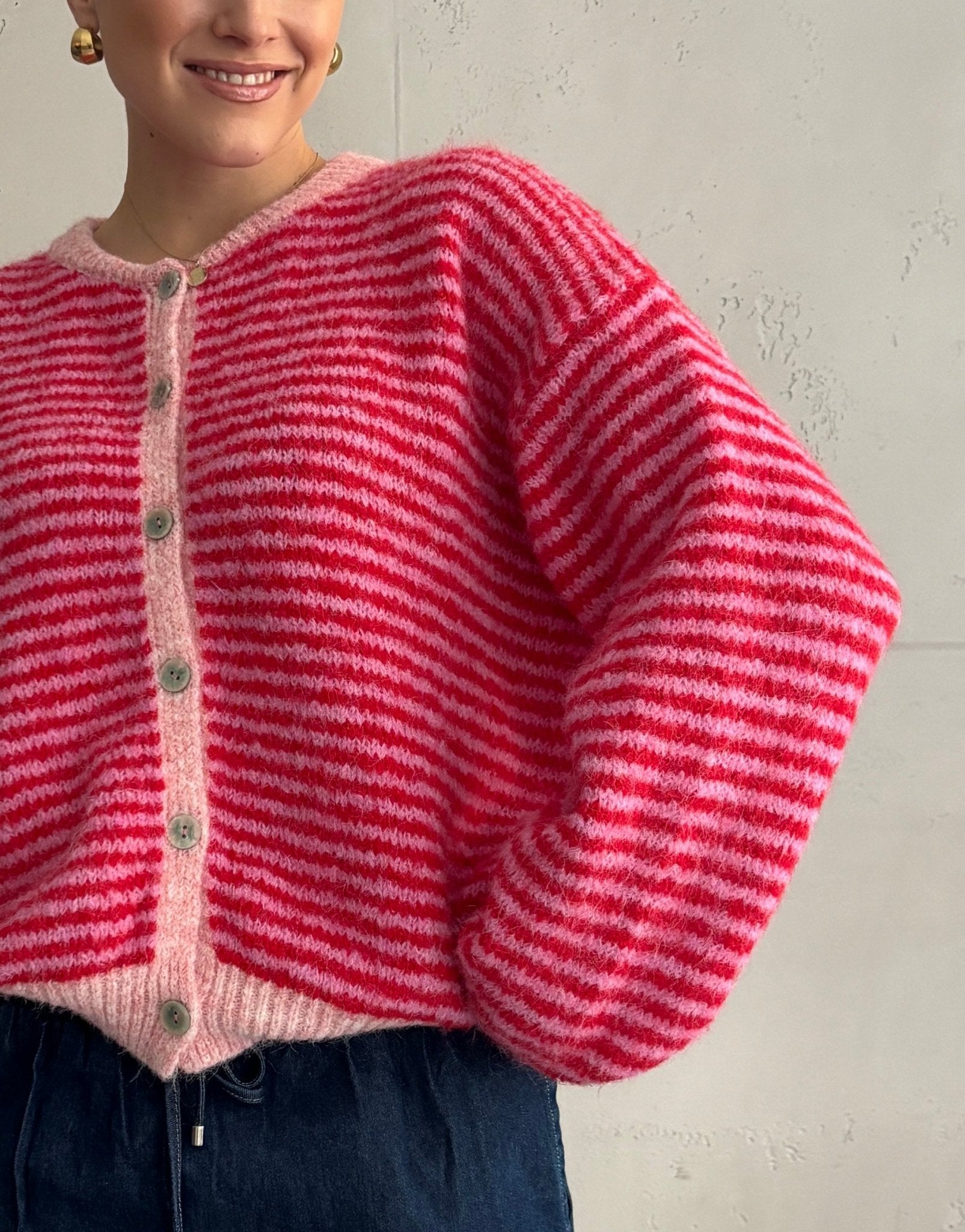 Feingestreifte Strickjacke mit Knöpfen - Switch - Fashion