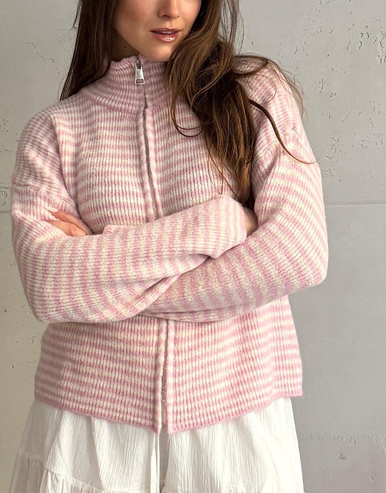 Gestreifte Strickjacke mit Reißverschluss & Stehkragen - Switch - Fashion