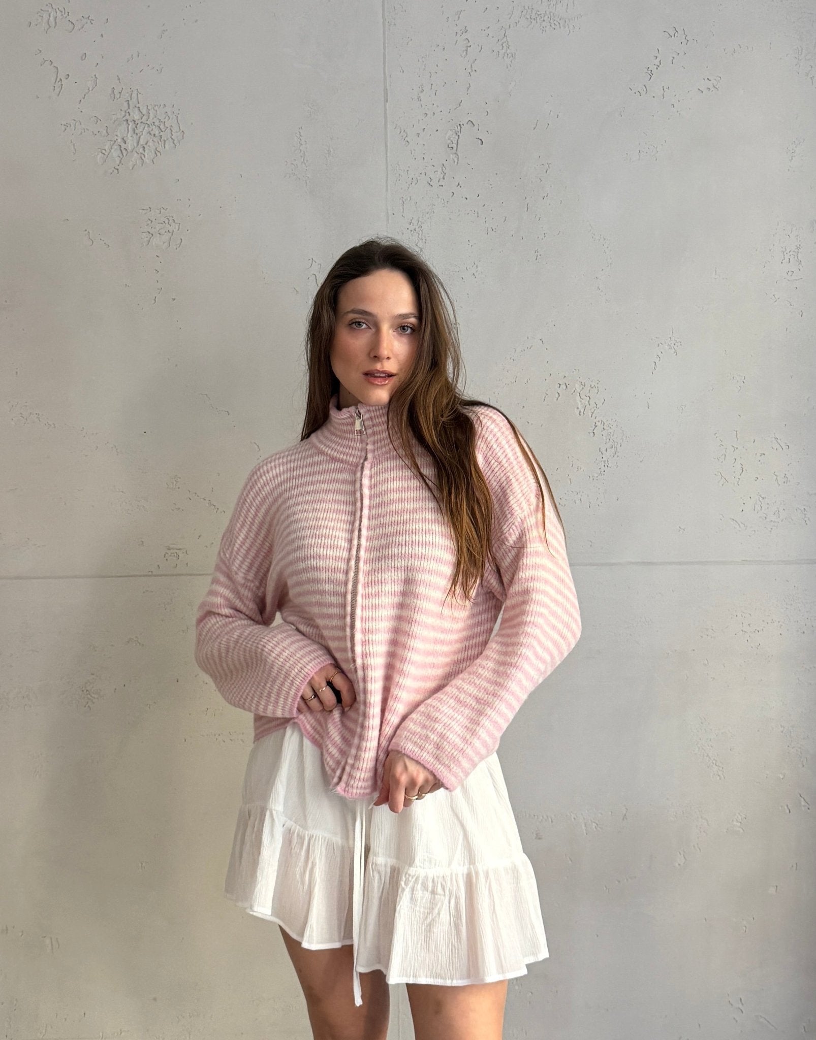 Gestreifte Strickjacke mit Reißverschluss & Stehkragen - Switch - Fashion