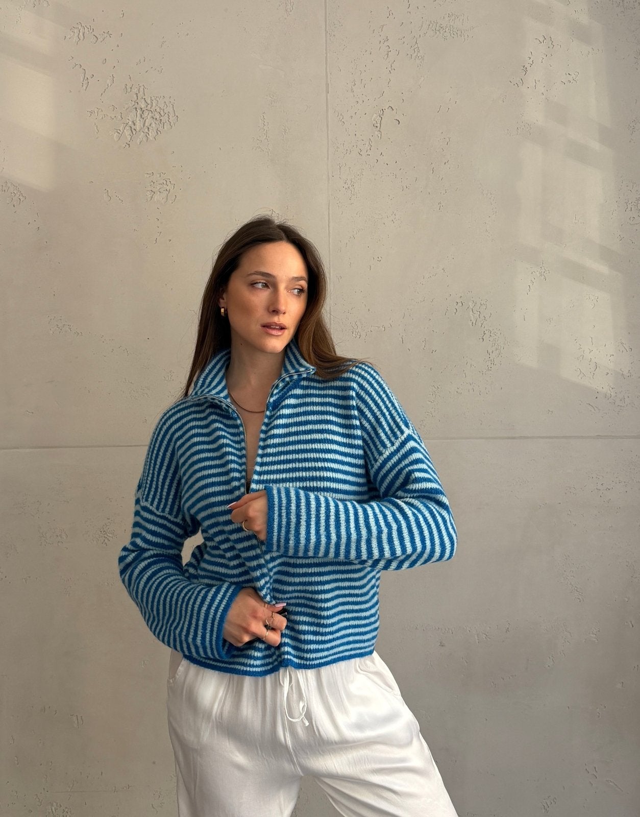 Gestreifte Strickjacke mit Reißverschluss & Stehkragen - Switch - Fashion