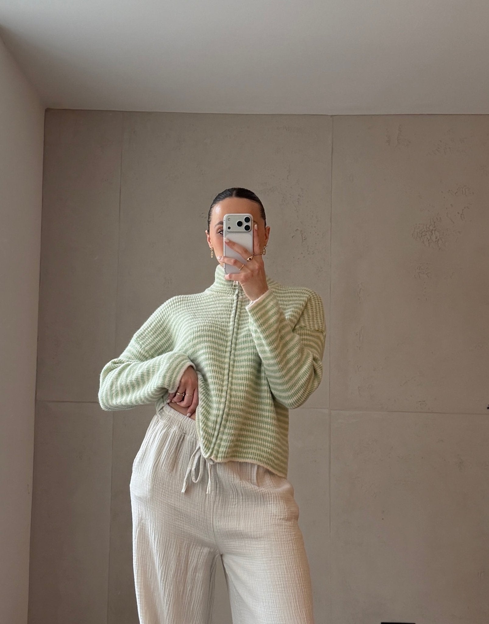 Gestreifte Strickjacke mit Reißverschluss & Stehkragen - Switch - Fashion