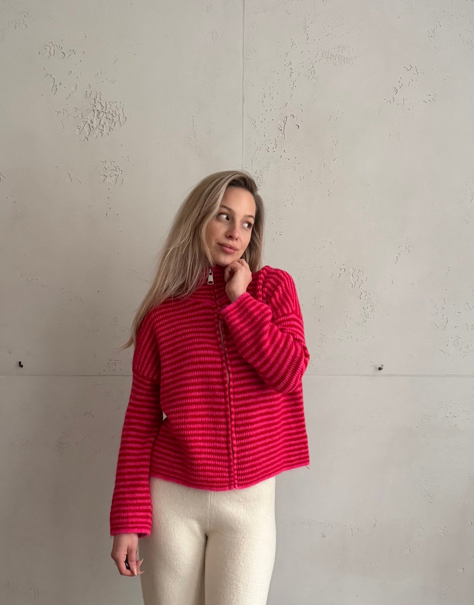 Gestreifte Strickjacke mit Reißverschluss & Stehkragen - Switch - Fashion