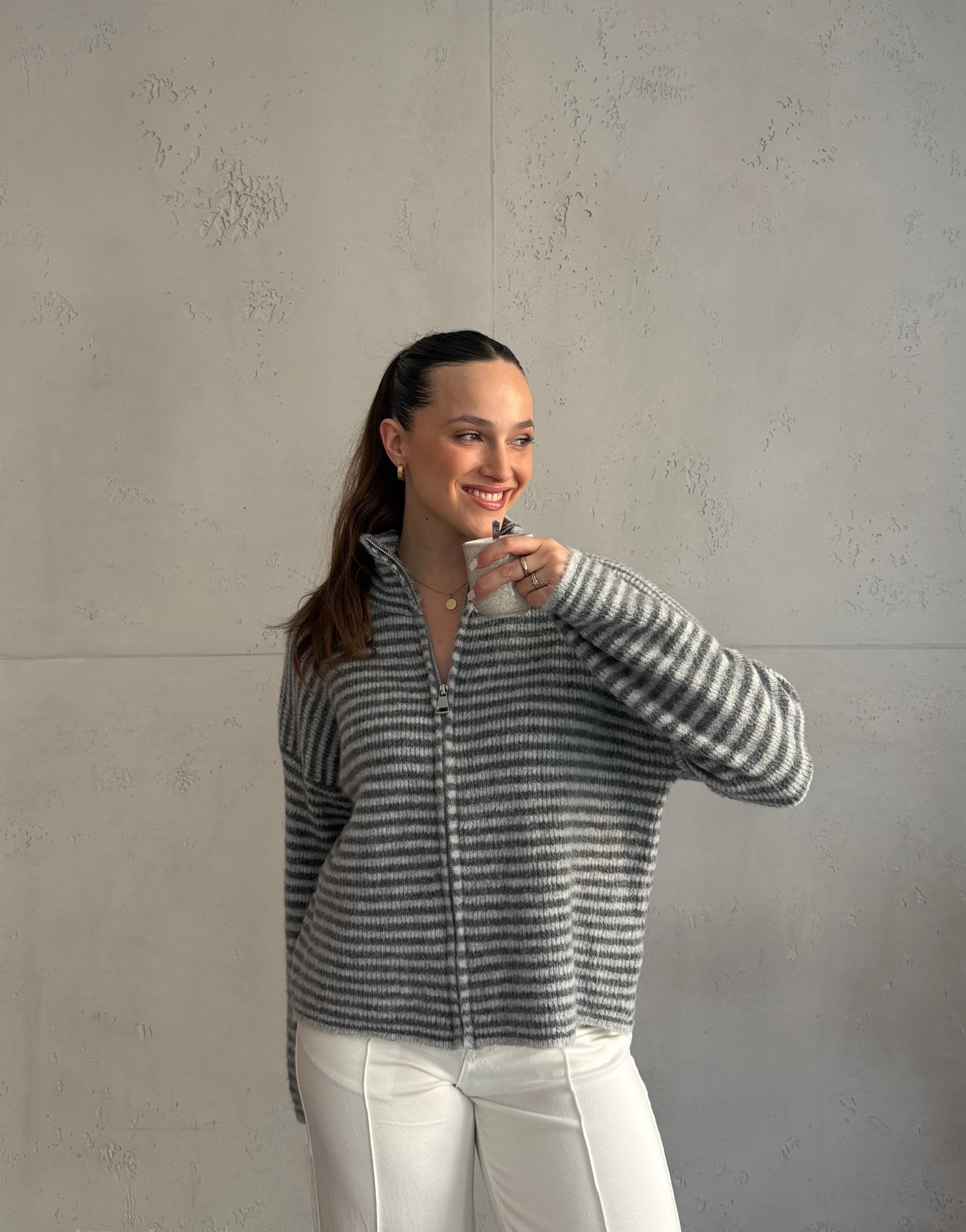 Gestreifte Strickjacke mit Reißverschluss & Stehkragen - Switch - Fashion