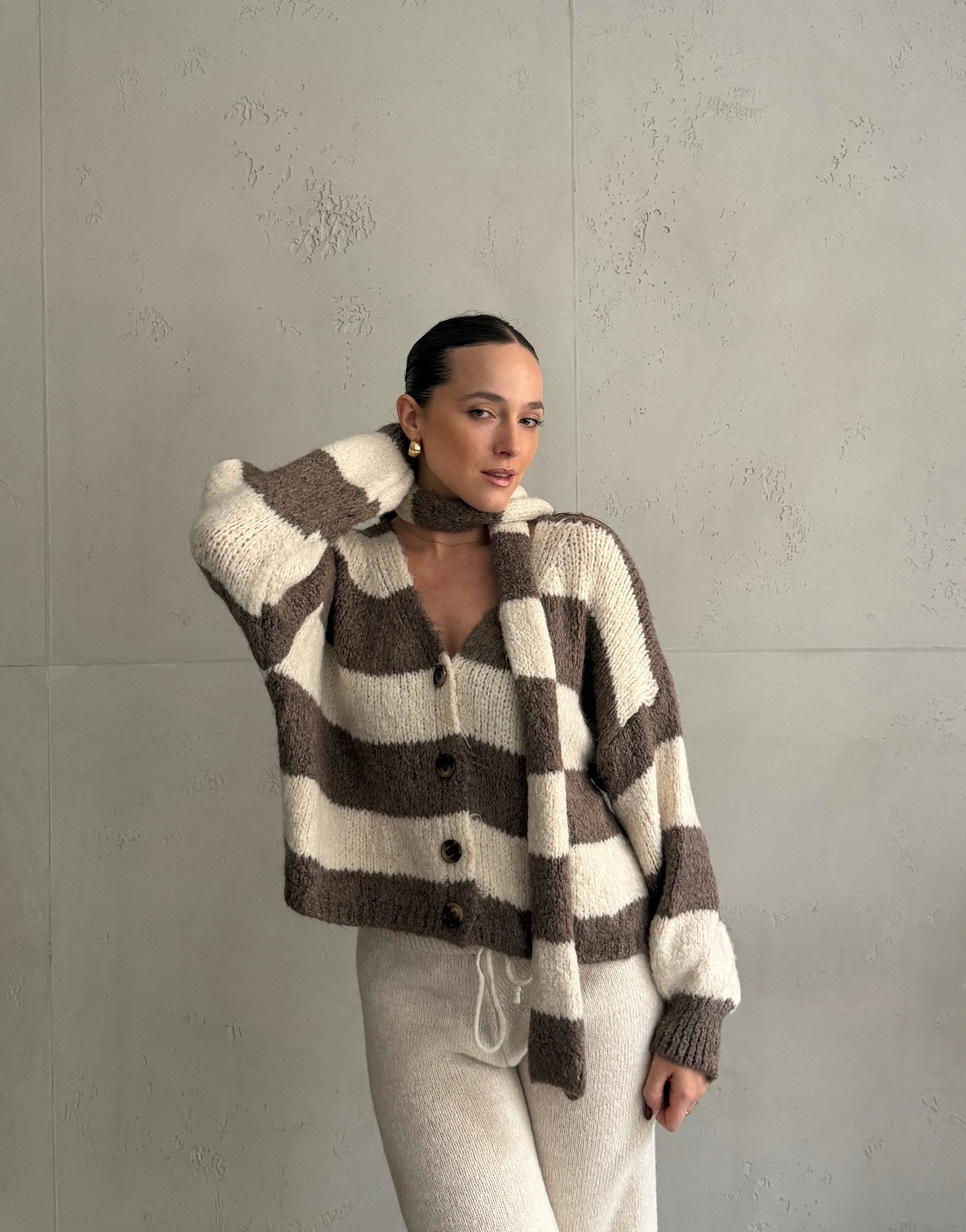 Gestreifte Strickjacke mit Schal & V - Ausschnitt - Switch - Fashion