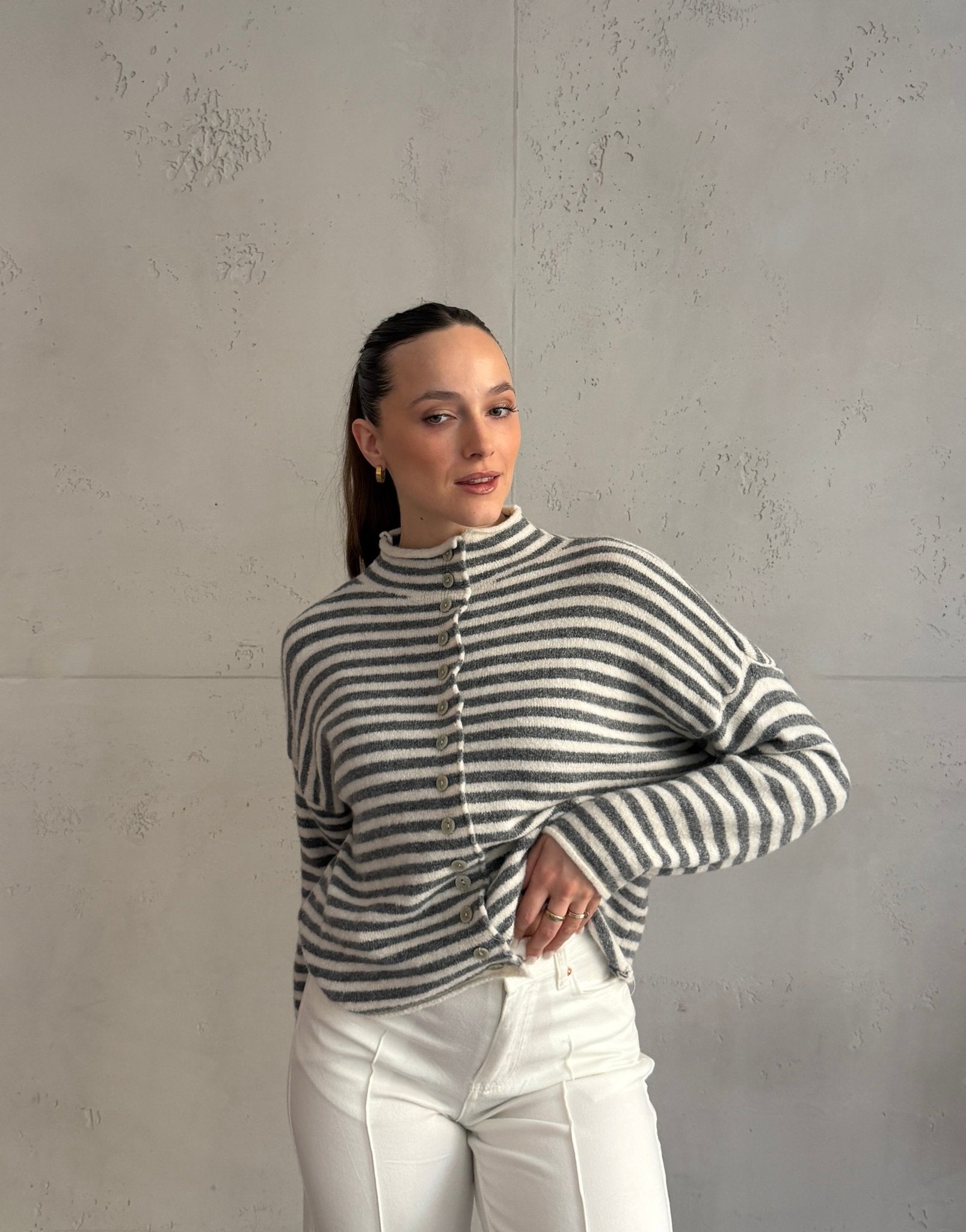 Gestreifte Strickjacke mit Stehkragen & Knöpfen - Switch - Fashion