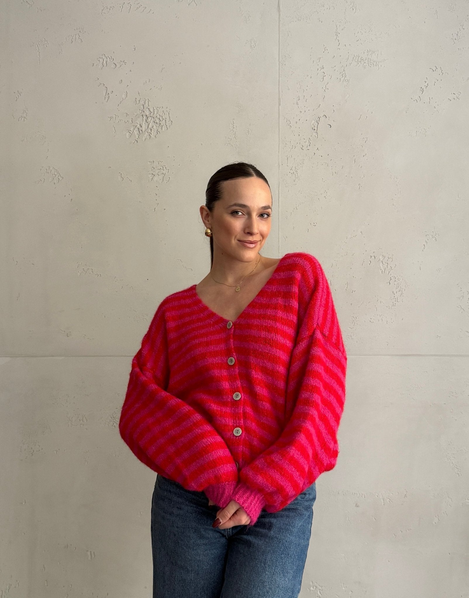 Gestreifte Strickjacke mit V - Ausschnitt - Switch - Fashion