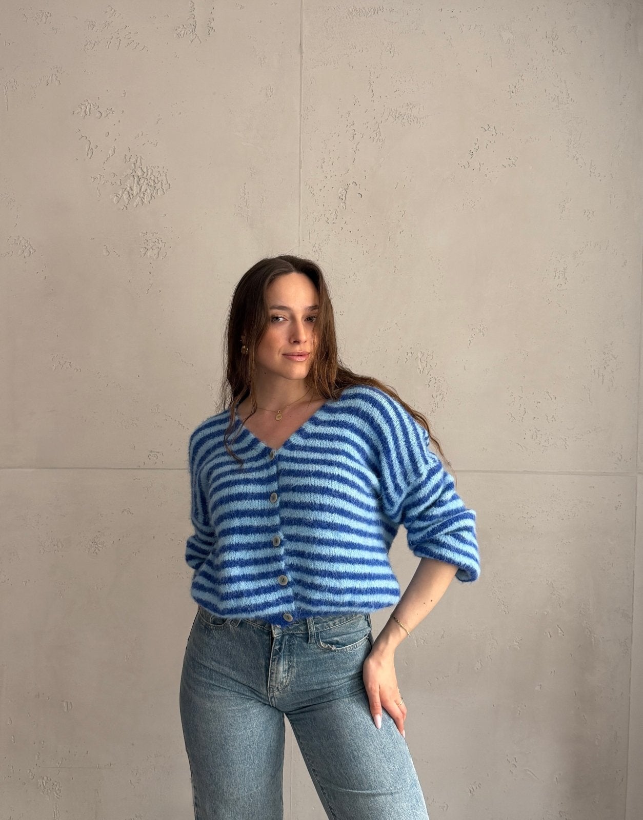 Gestreifte Strickjacke mit V - Ausschnitt - Switch - Fashion