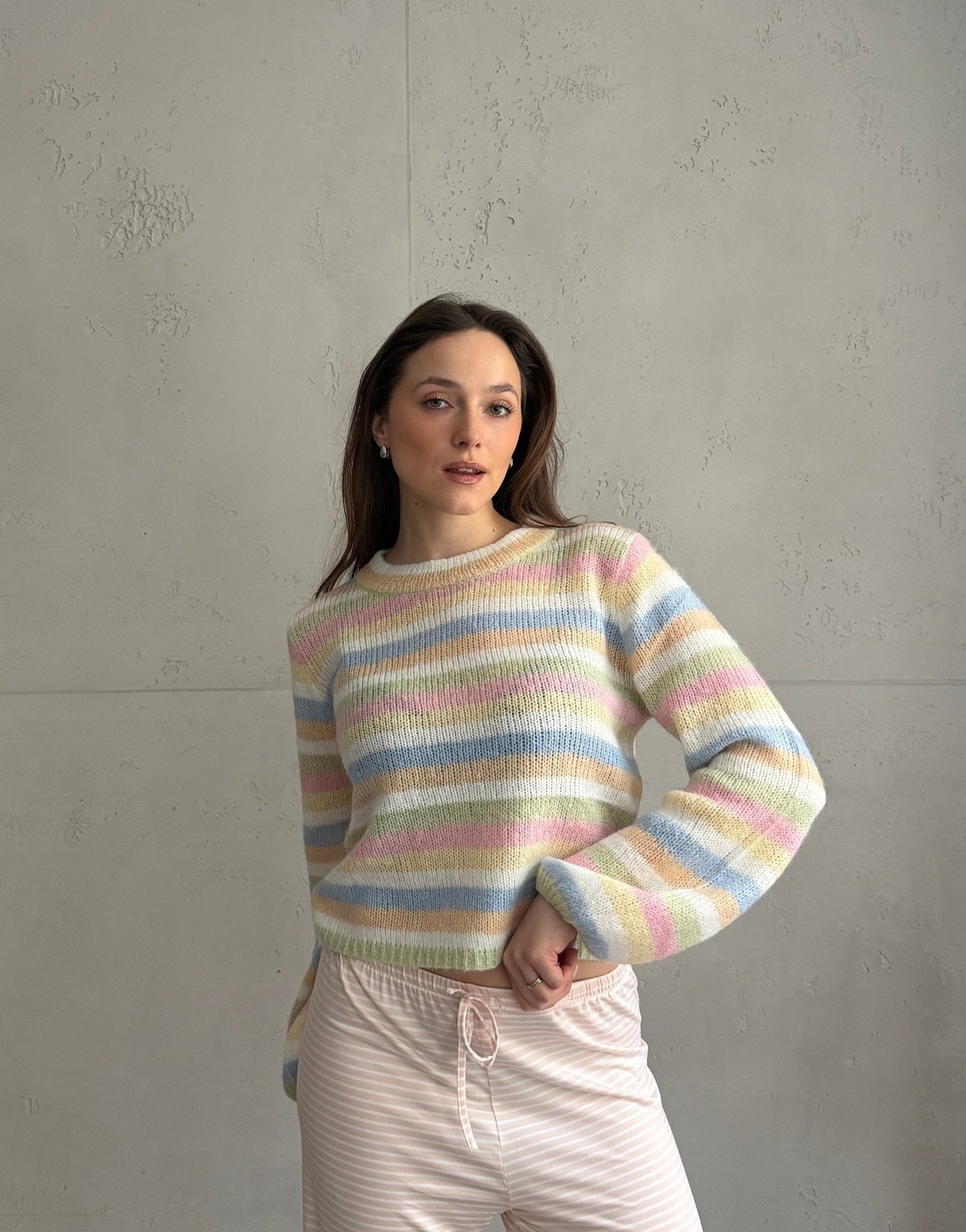 Gestreifter Pastell Pullover mit Rundhals - Switch - Fashion