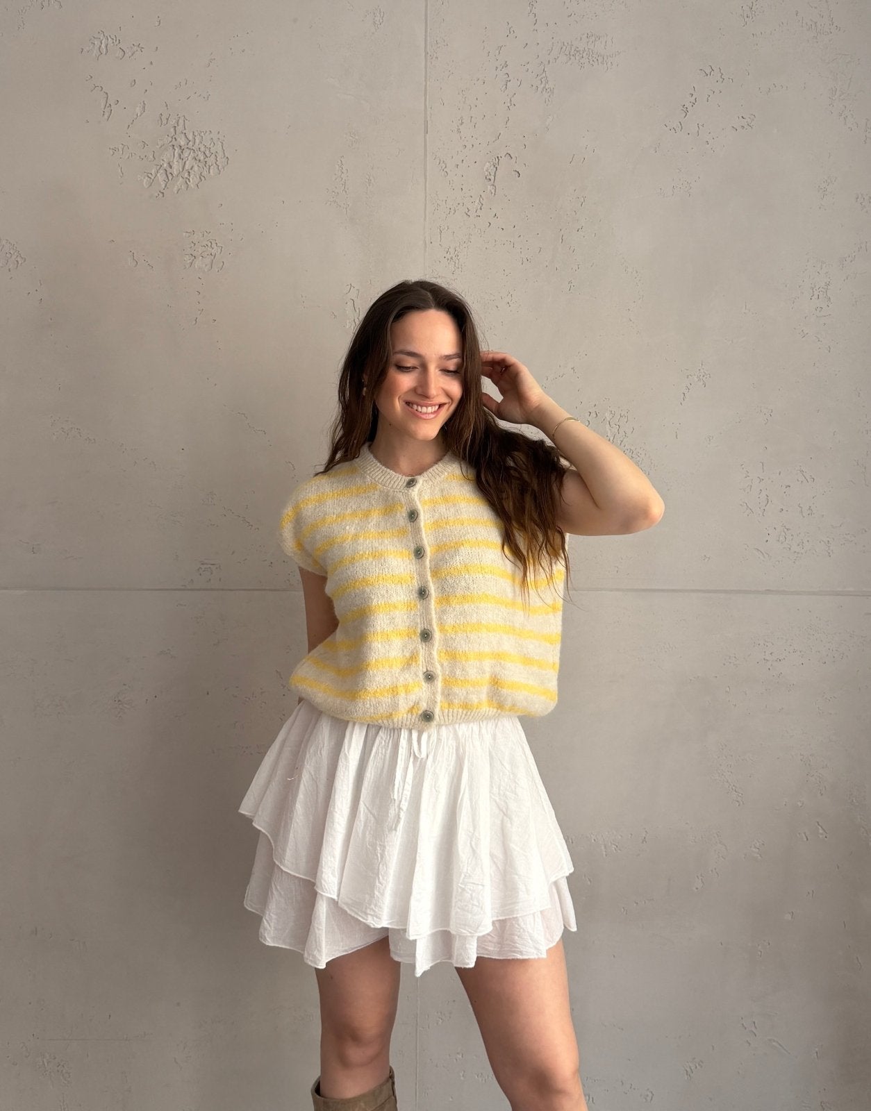 Gestreifter Pullunder mit Knöpfen & Übergeschnittener Schulter - Switch - Fashion