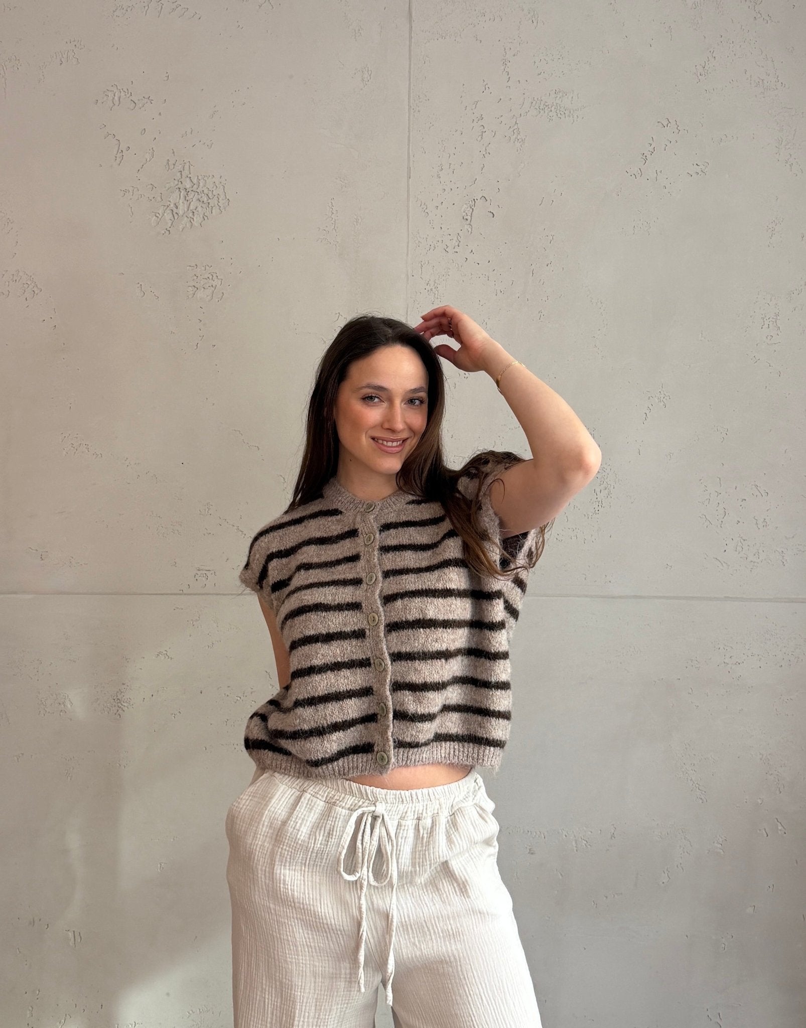 Gestreifter Pullunder mit Knöpfen & Übergeschnittener Schulter - Switch - Fashion