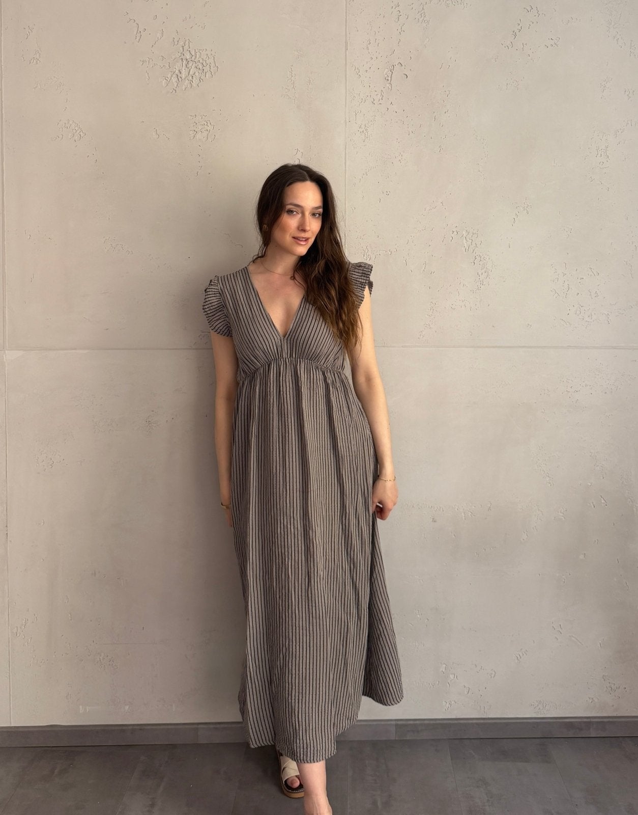 Gestreiftes Musselin Maxikleid mit Rückenausschnitt – Schmale Längsstreifen - Switch - Fashion