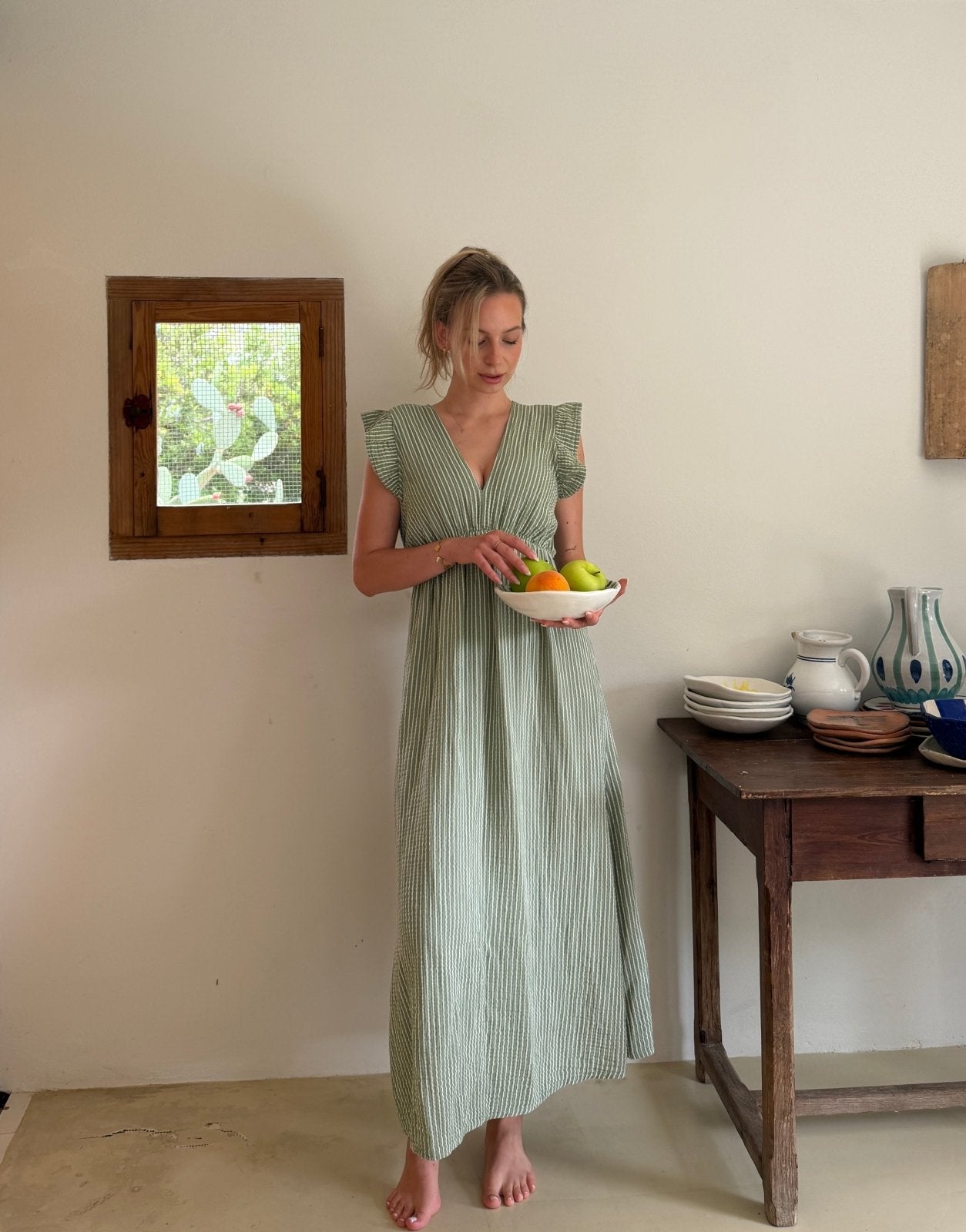 Gestreiftes Musselin Maxikleid mit Rückenausschnitt – Schmale Längsstreifen - Switch-Fashion