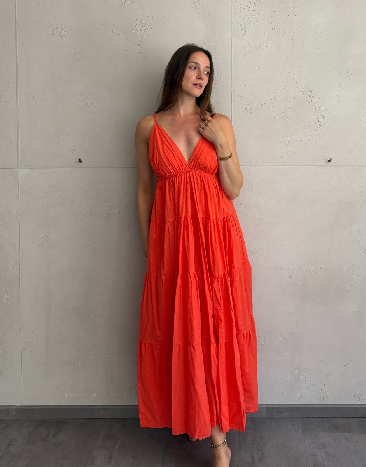 Gestuftes Maxi Kleid mit Spaghettiträgern – 100% Baumwolle - Switch-Fashion