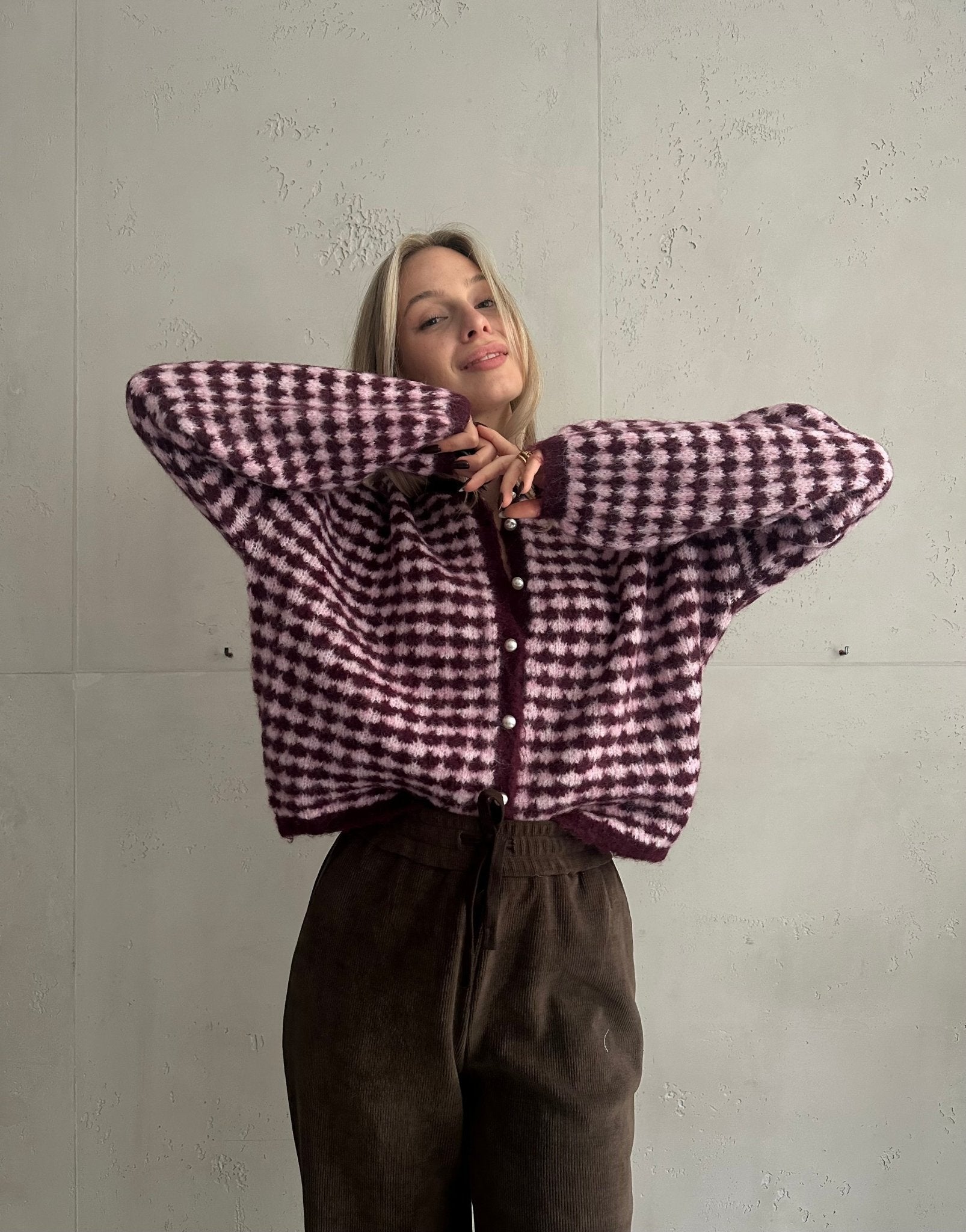 Houndstooth Strickjacke mit Perlenknöpfen - Switch - Fashion