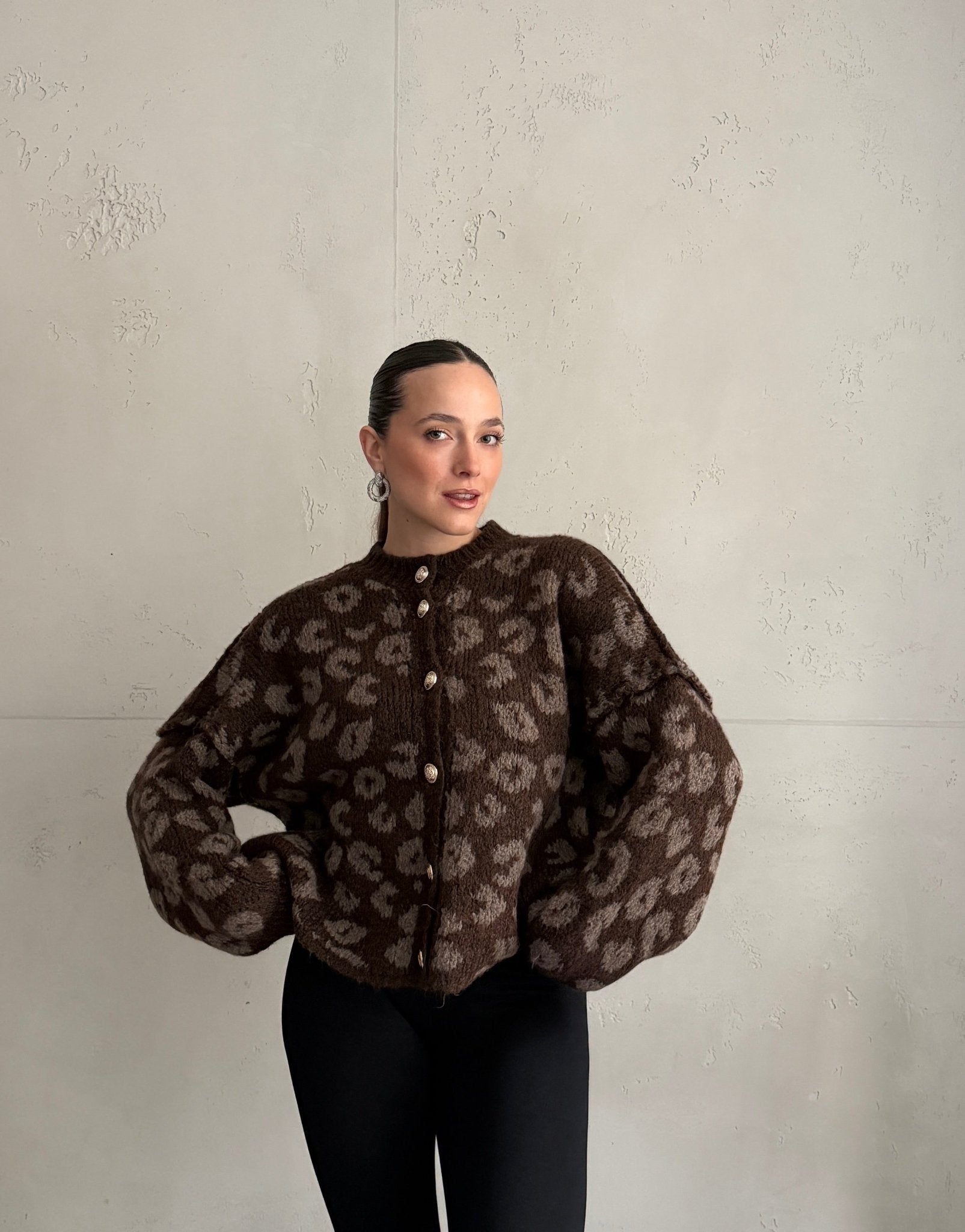 Kurze Leo Strickjacke mit goldenen Knöpfen - Switch - Fashion