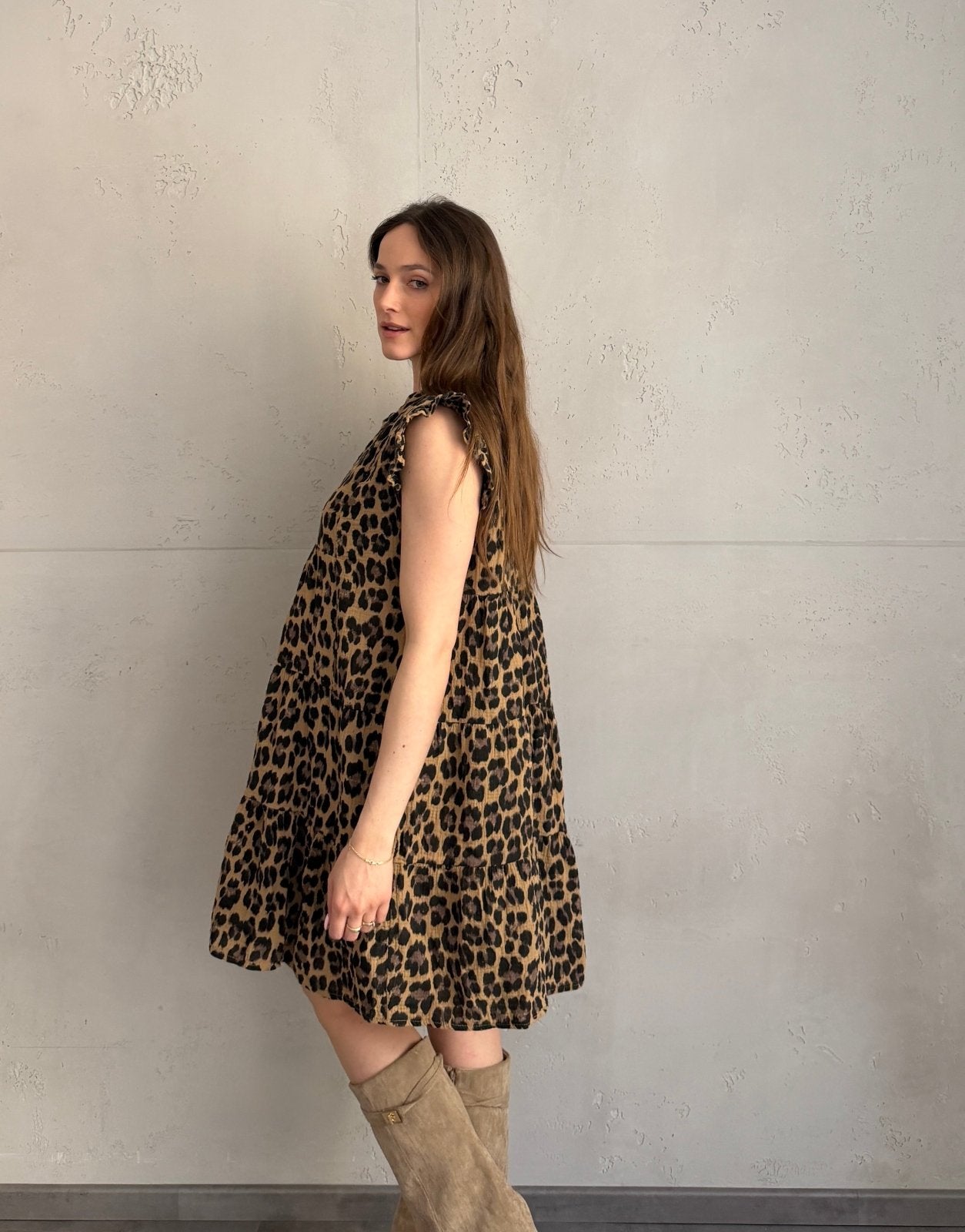 Kurzes Leo - Musselinkleid mit dezentem Rückenausschnitt - Switch - Fashion