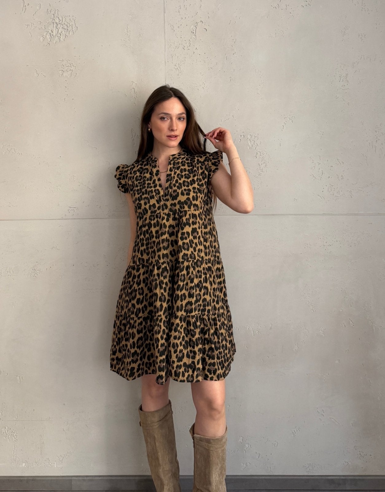 Kurzes Leo - Musselinkleid mit dezentem Rückenausschnitt - Switch - Fashion