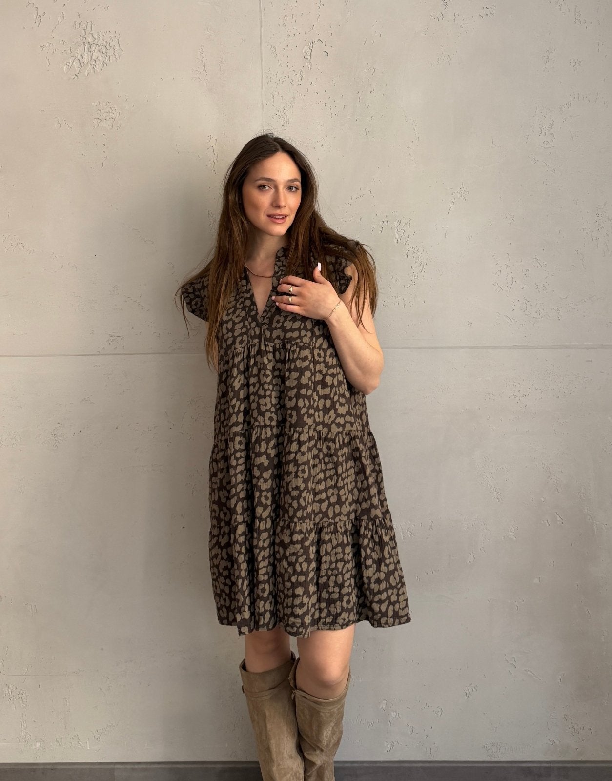 Kurzes Leo - Musselinkleid mit dezentem Rückenausschnitt - Switch - Fashion