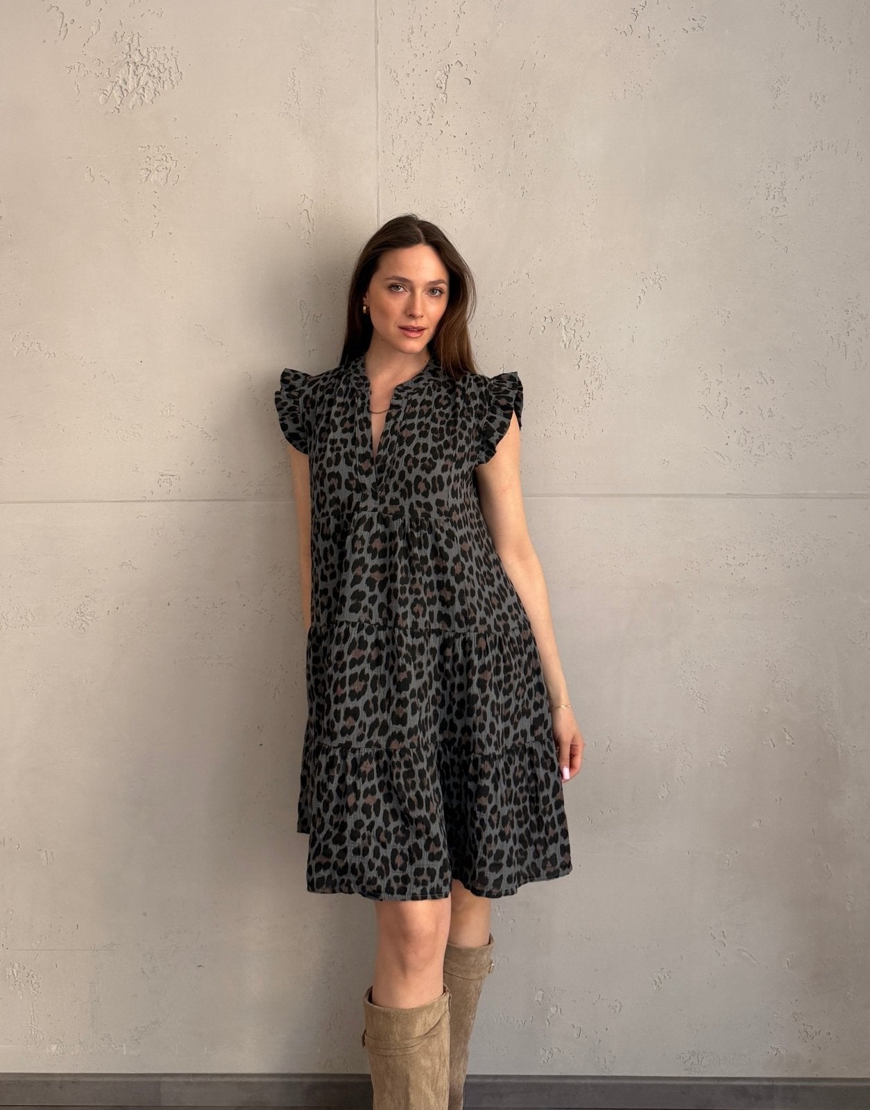 Kurzes Leo - Musselinkleid mit dezentem Rückenausschnitt - Switch - Fashion