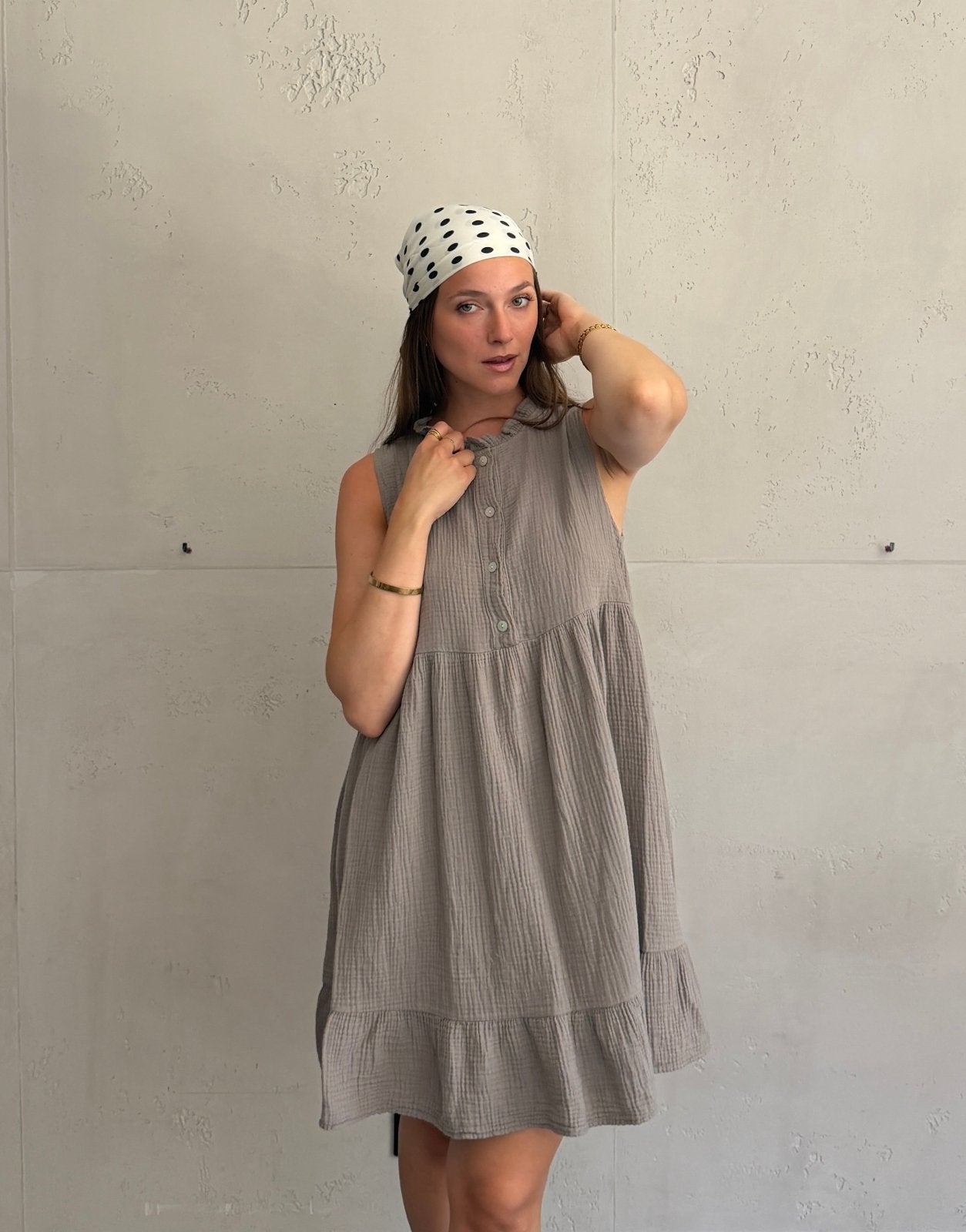 Musselin Minikleid mit Rüschenkragen – Ärmellos, Uni - Switch-Fashion