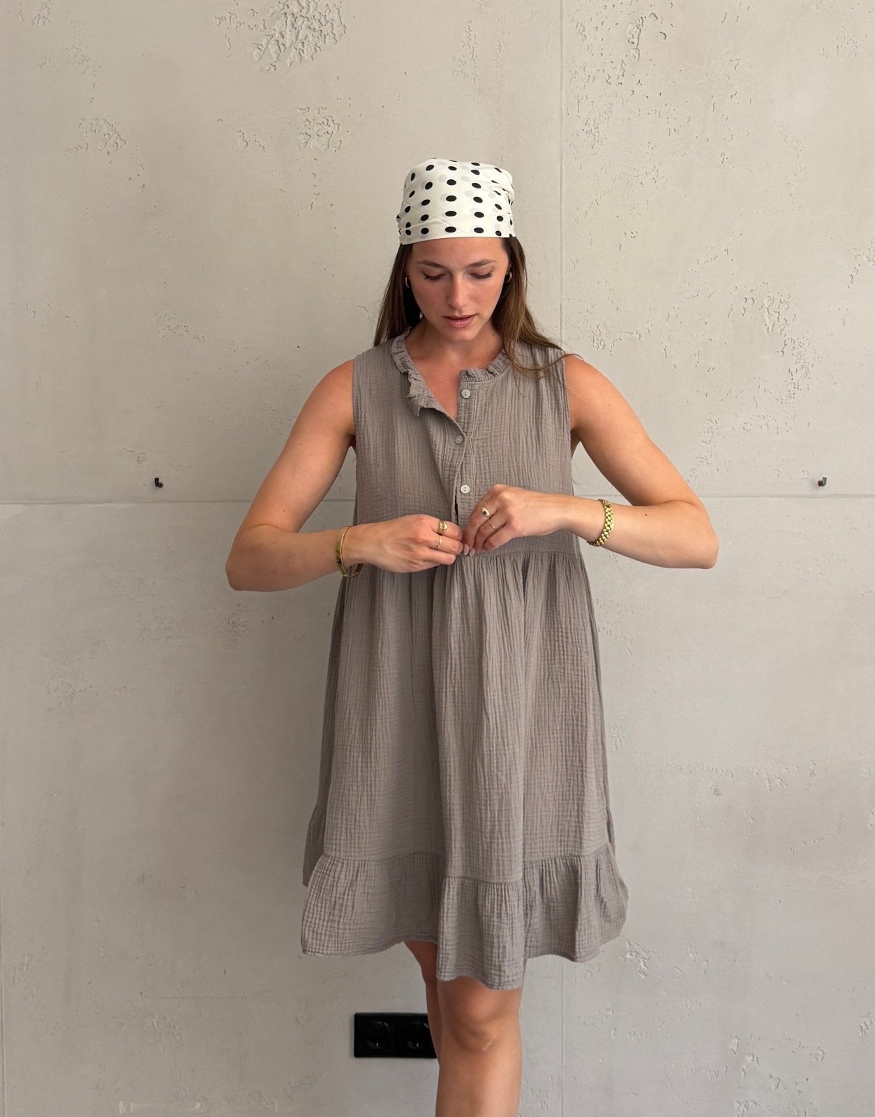Musselin Minikleid mit Rüschenkragen – Ärmellos, Uni - Switch-Fashion