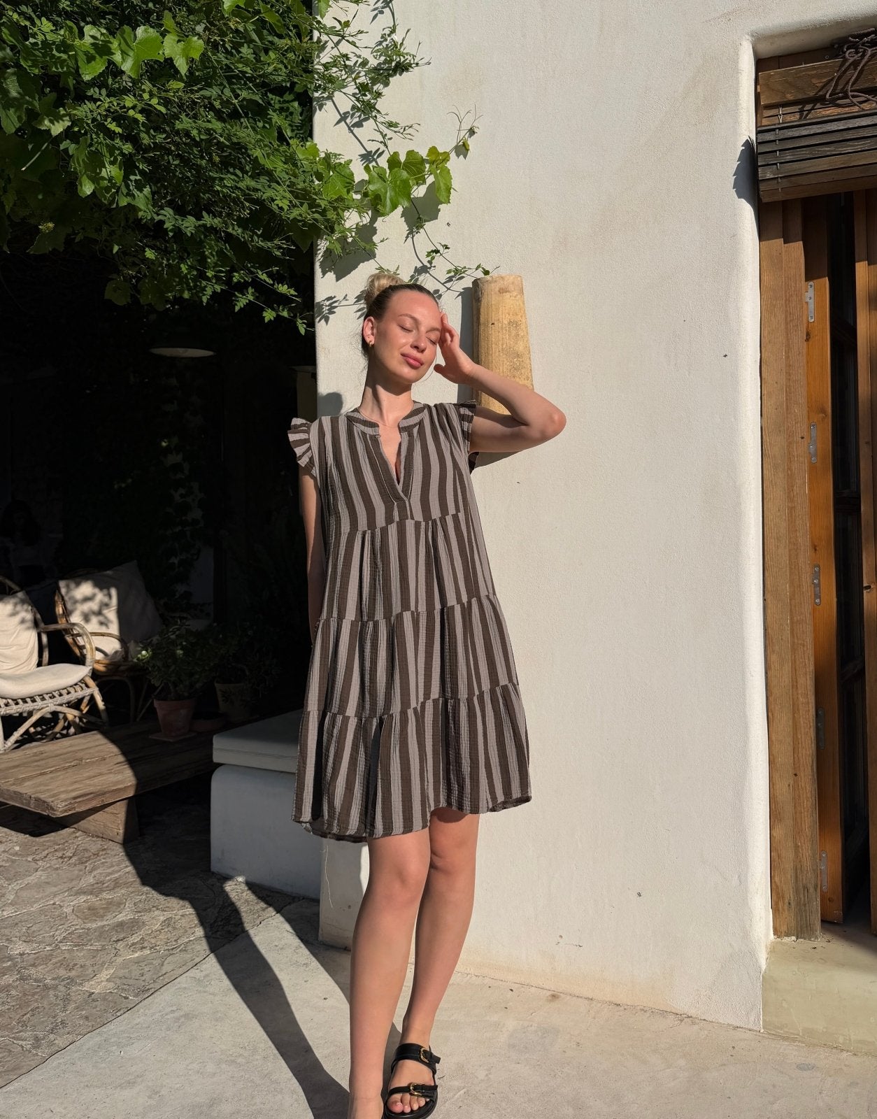 Musselin Minikleid mit Streifen & Rüschenärmel – 100% Baumwolle - Switch-Fashion