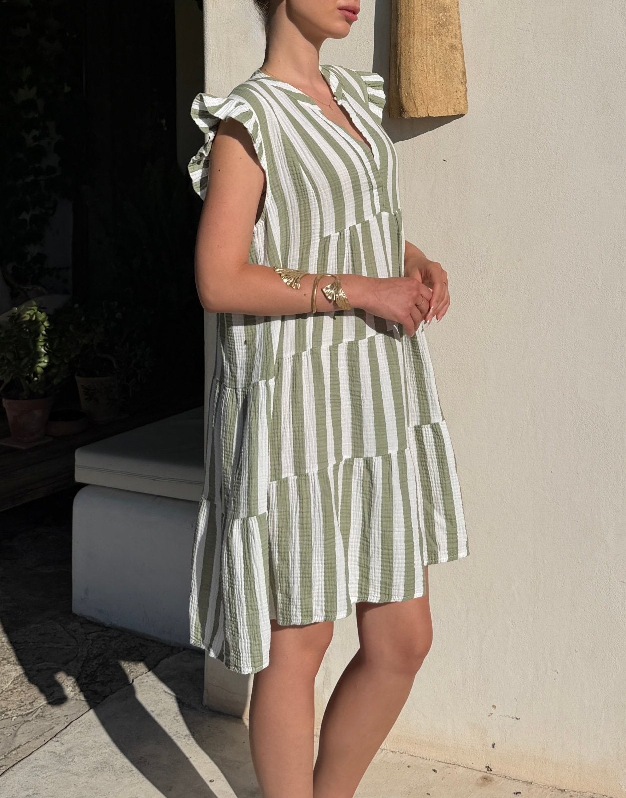 Musselin Minikleid mit Streifen & Rüschenärmel – 100% Baumwolle - Switch-Fashion