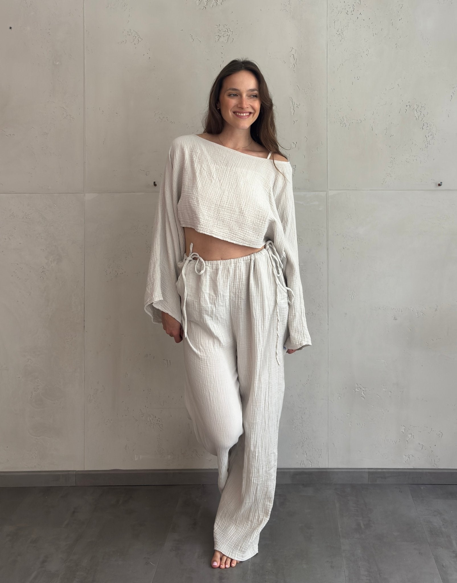 Musselin Set aus weiter Bluse und verstellbarer Hose - Switch - Fashion