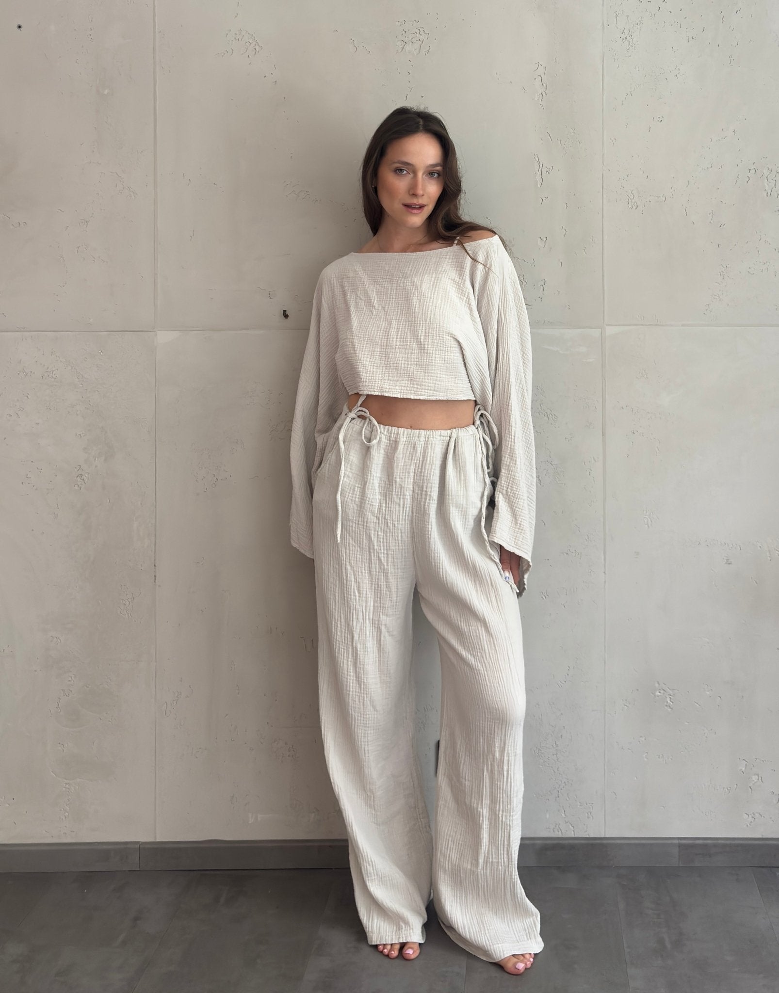 Musselin Set aus weiter Bluse und verstellbarer Hose - Switch - Fashion